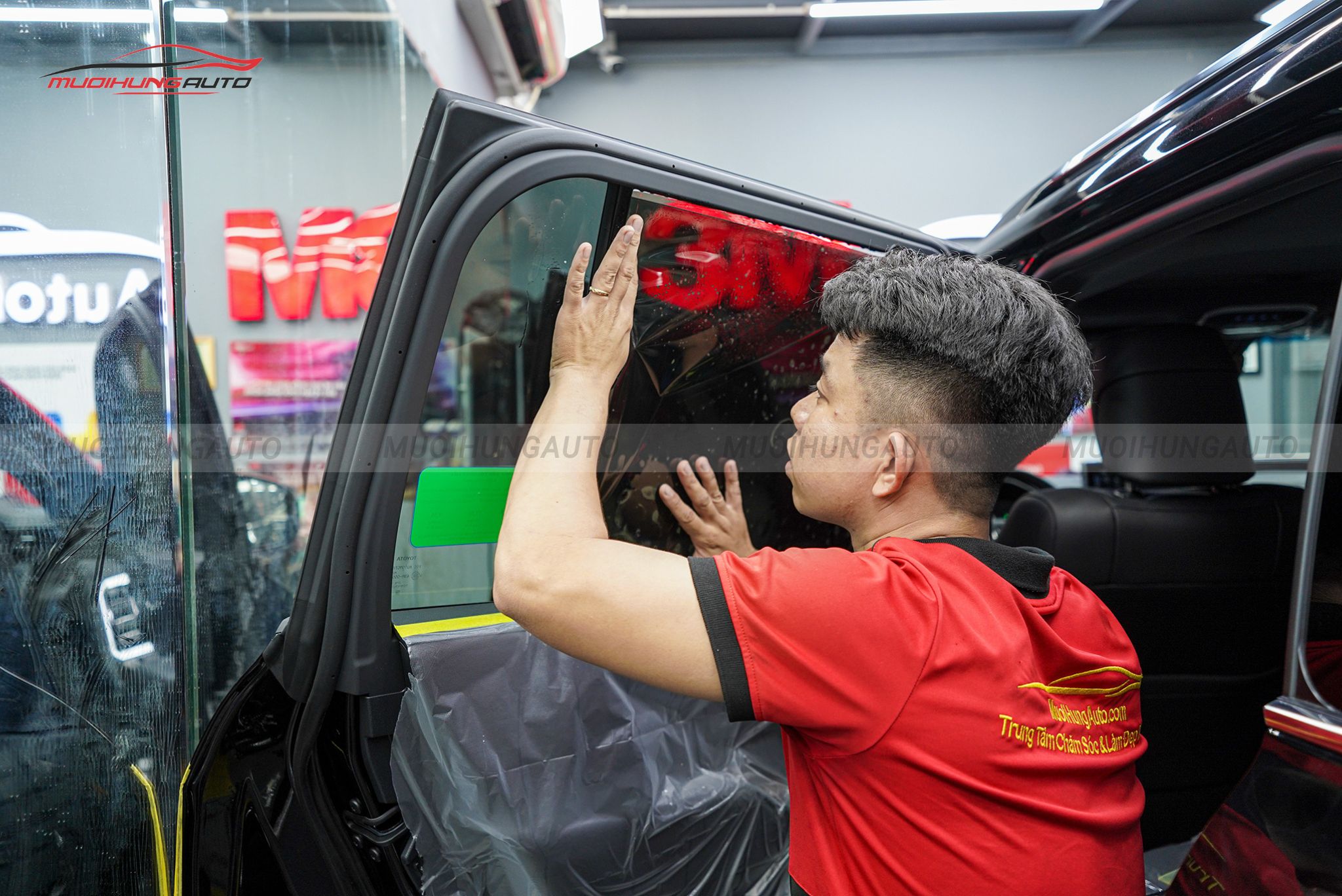 Dán phim cách nhiệt 3M cho ô tô Toyota Land Cruiser LC300 2023