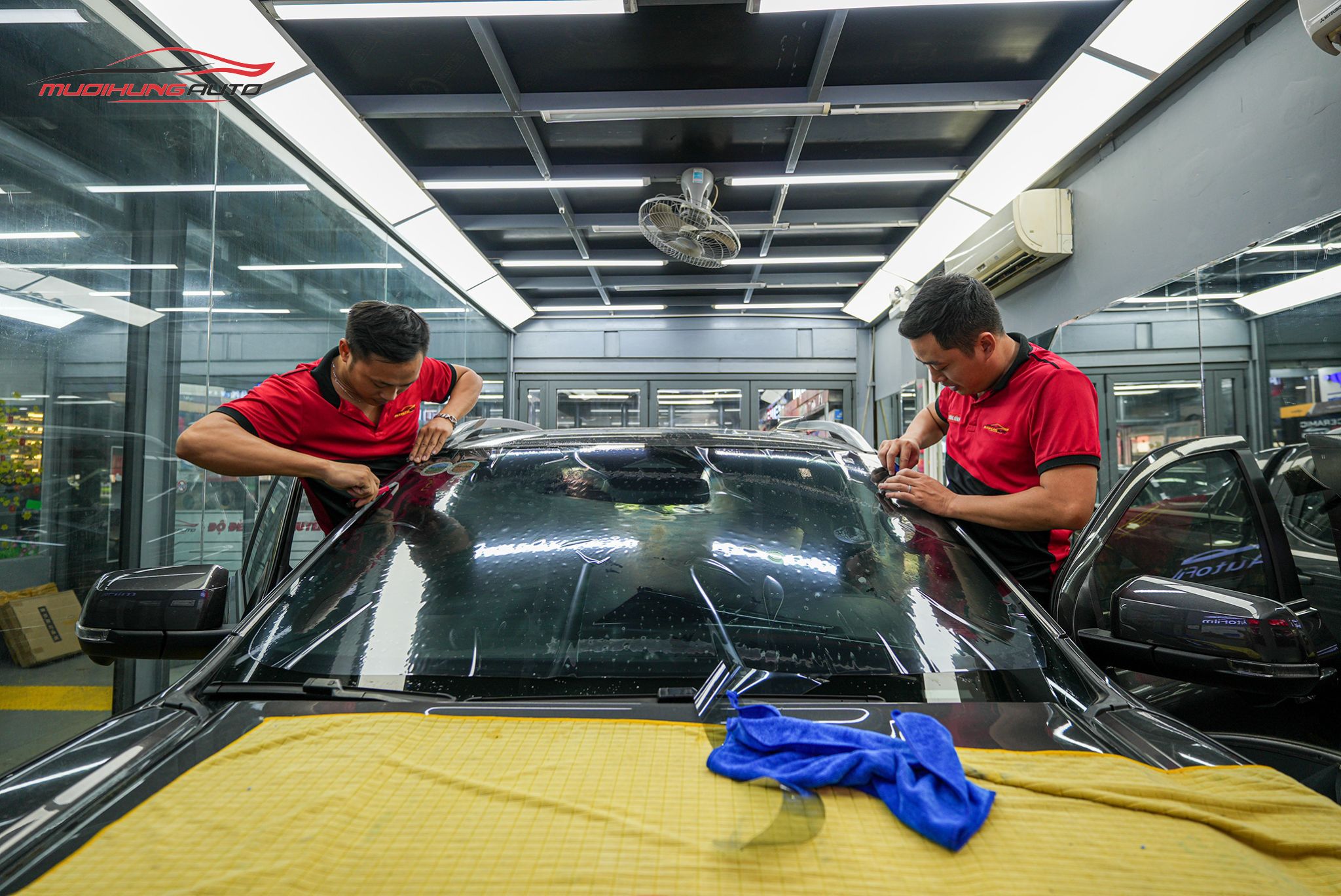 Dán phim cách nhiệt 3M cho xe Ford Ranger 2023