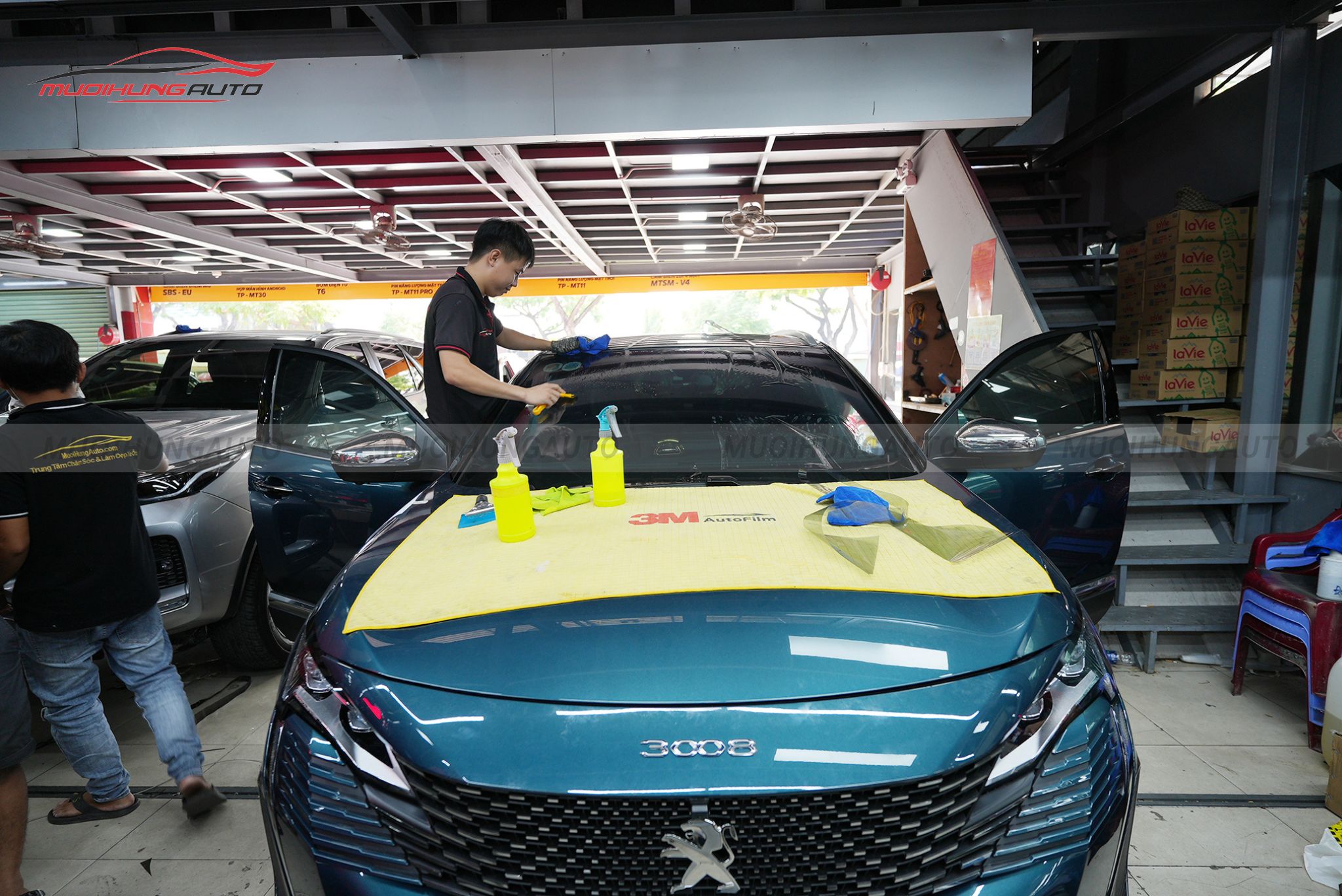 Dán phim cách nhiệt 3M cho xe Peugeot 3008