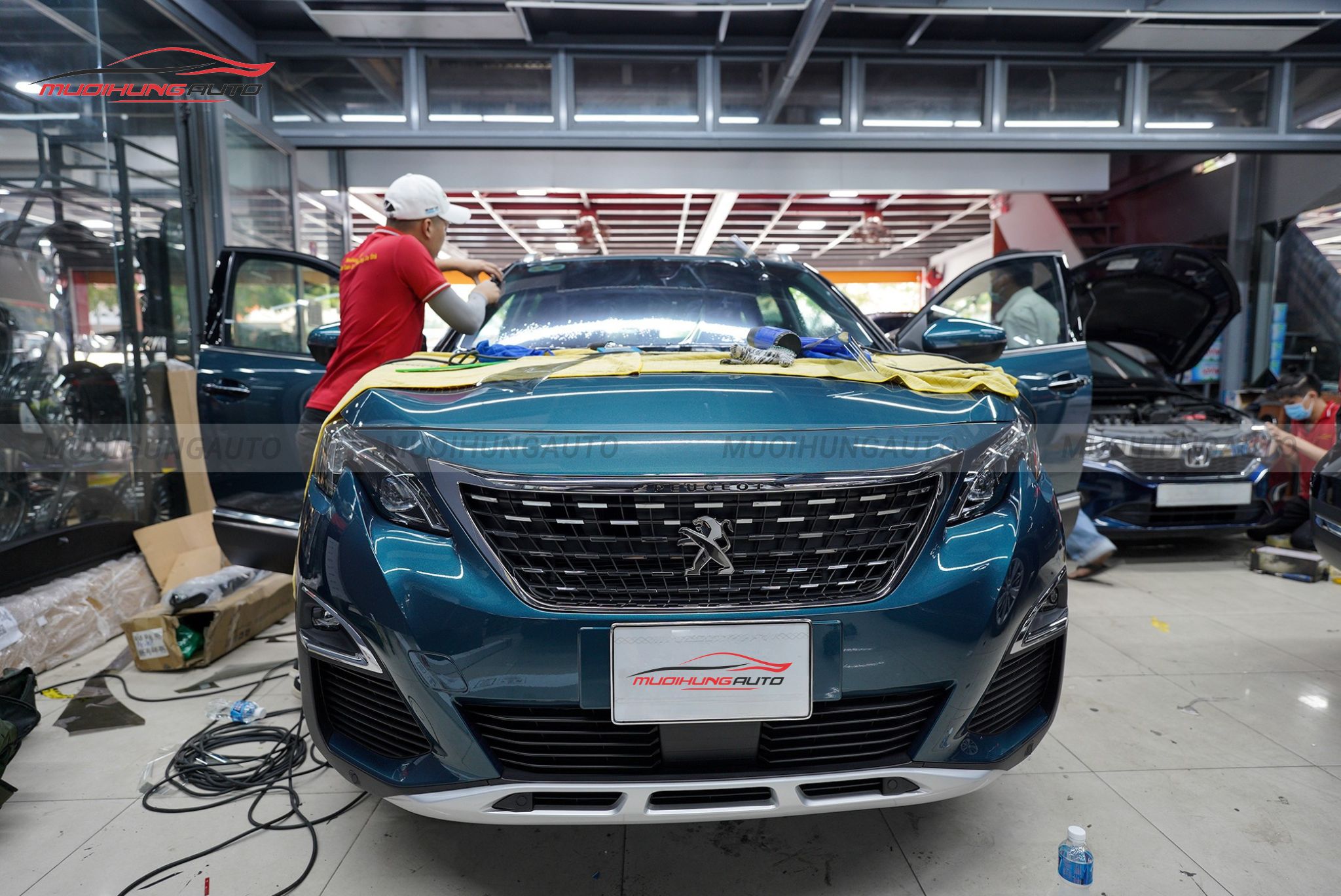 Dán phim cách nhiệt 3M ô tô Peugeot 5008