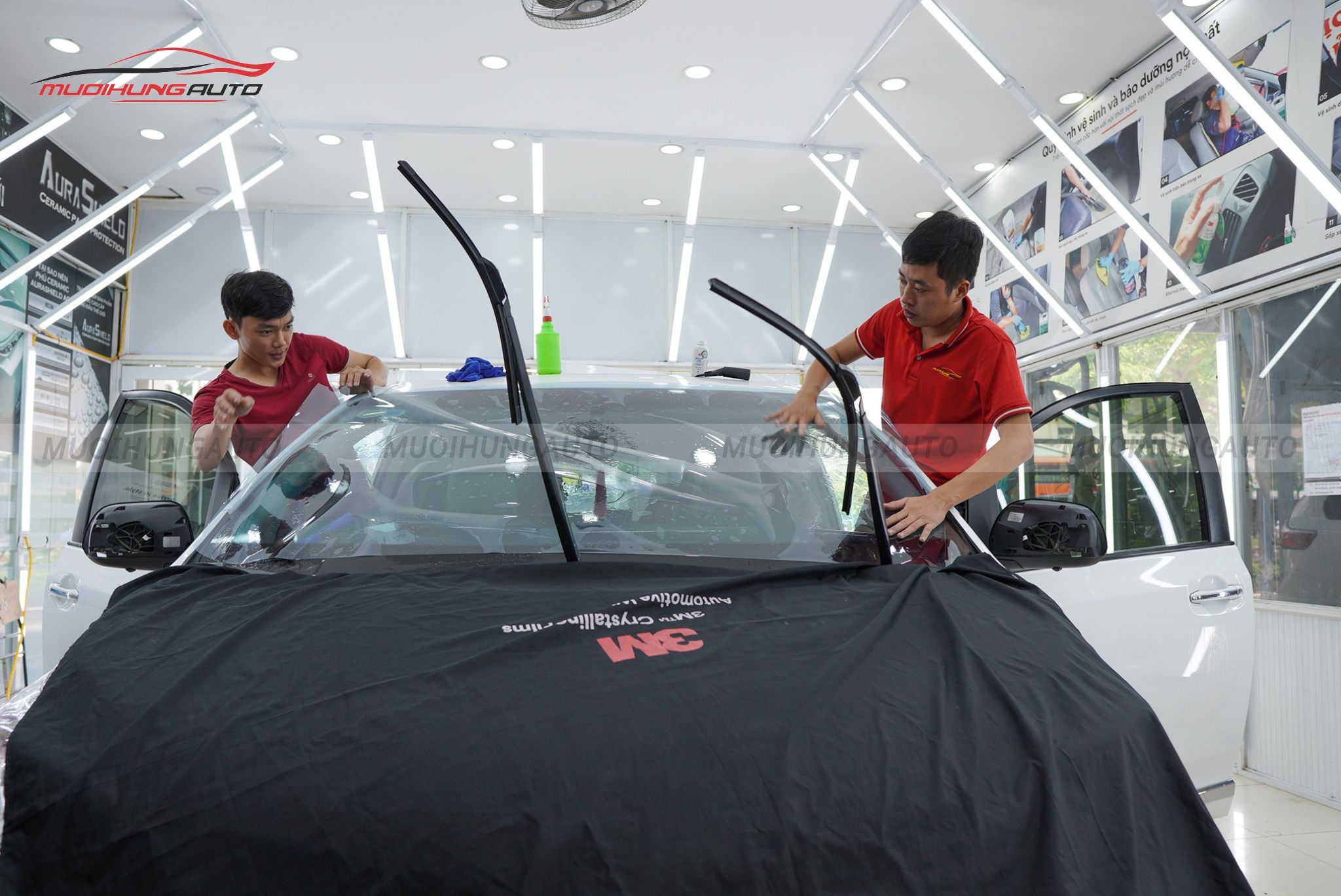 Dán phim cách nhiệt 3M ô tô Toyota Sienna 2013