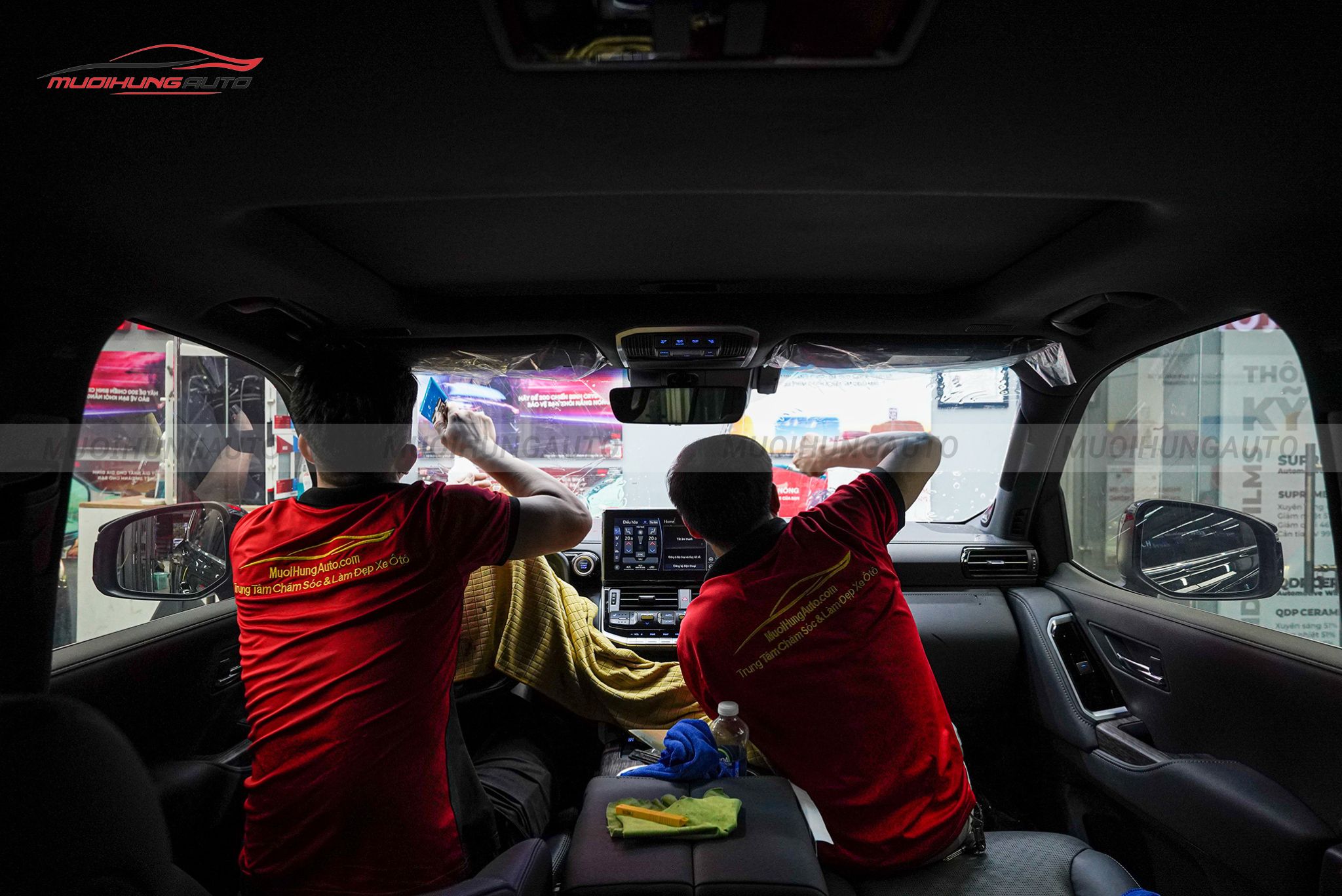 Dán phim cách nhiệt 3M Toyota Land Cruiser LC300 2023