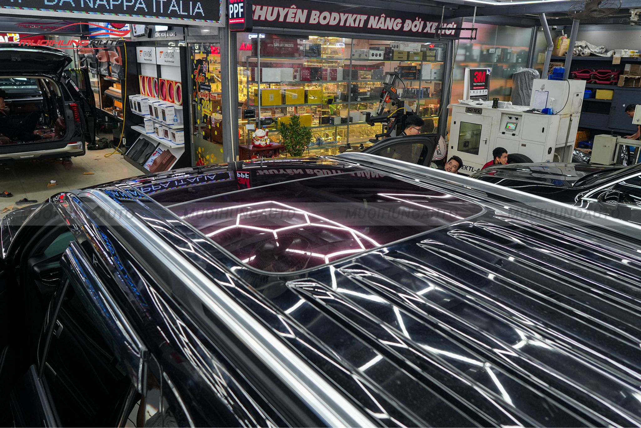 Dán phim PPF TPU Sunroof cách nhiệt cửa sổ trời cho Ford Explorer 2024