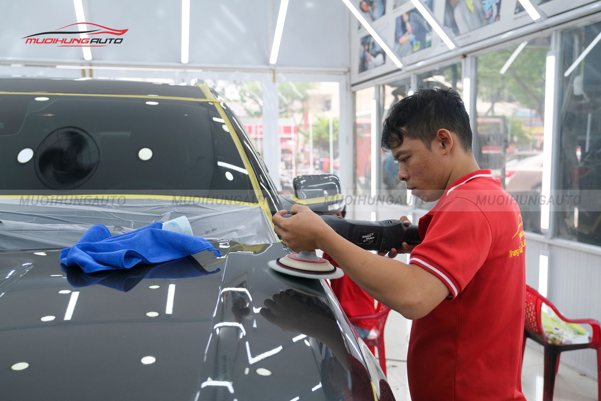 Đánh bóng xe hơi Ford Explorer 2019