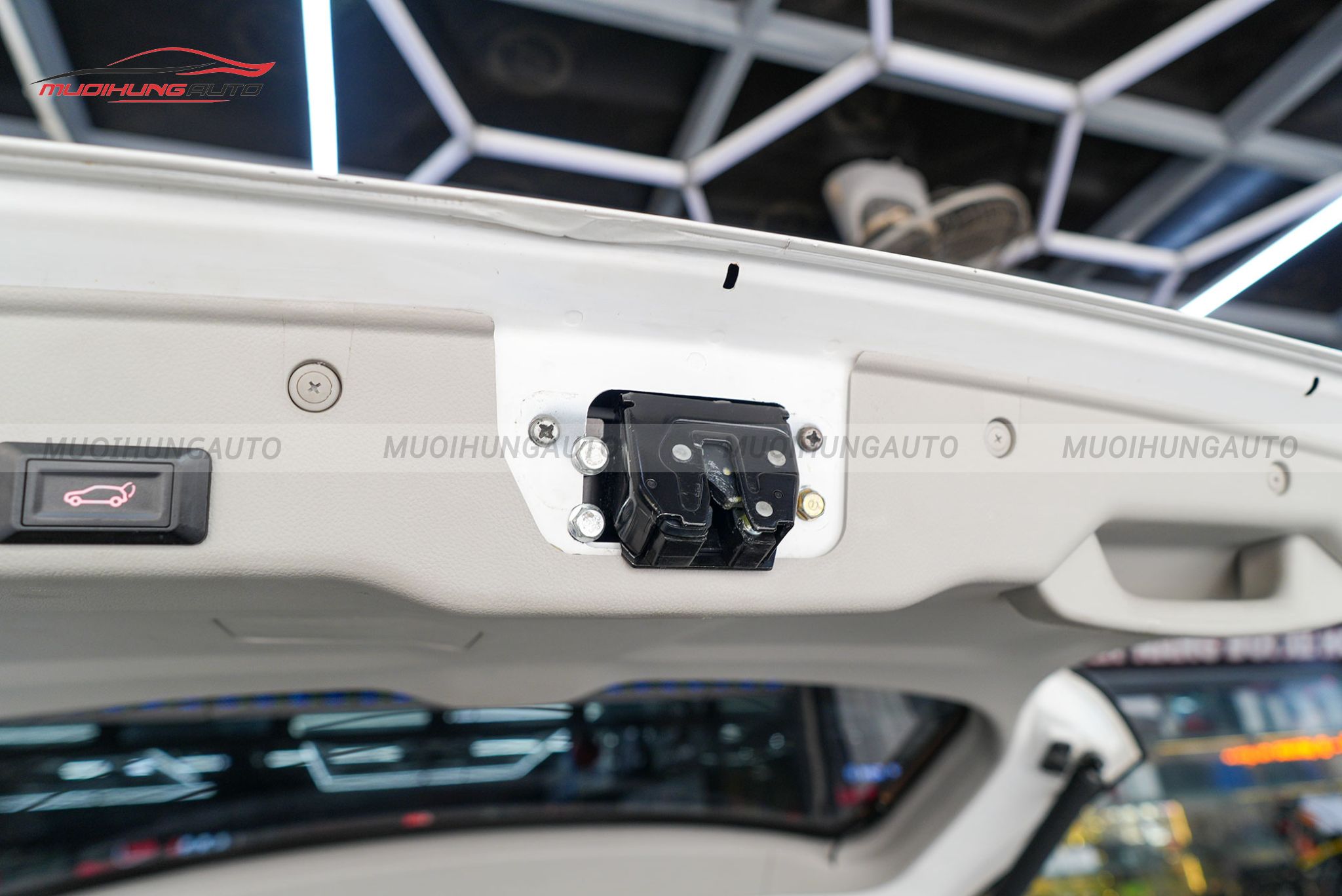 Độ cốp điện xe hơi Chevrolet Captiva