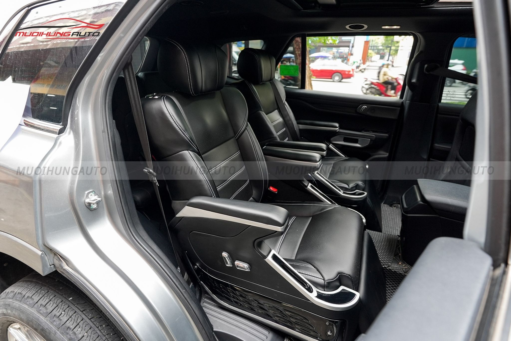 Độ ghế chỉnh điện Ford Everest 2023