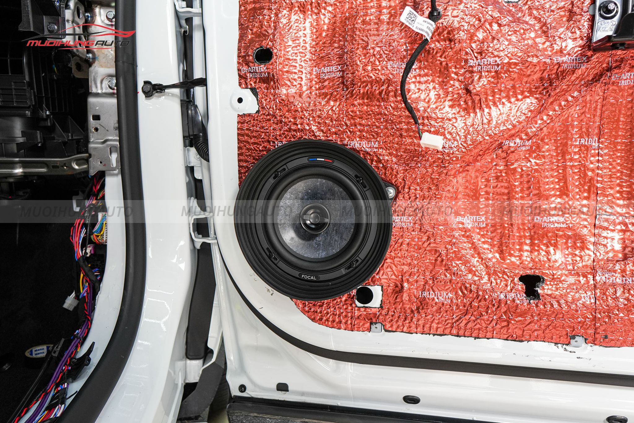 Độ loa cánh cho Ford Territory