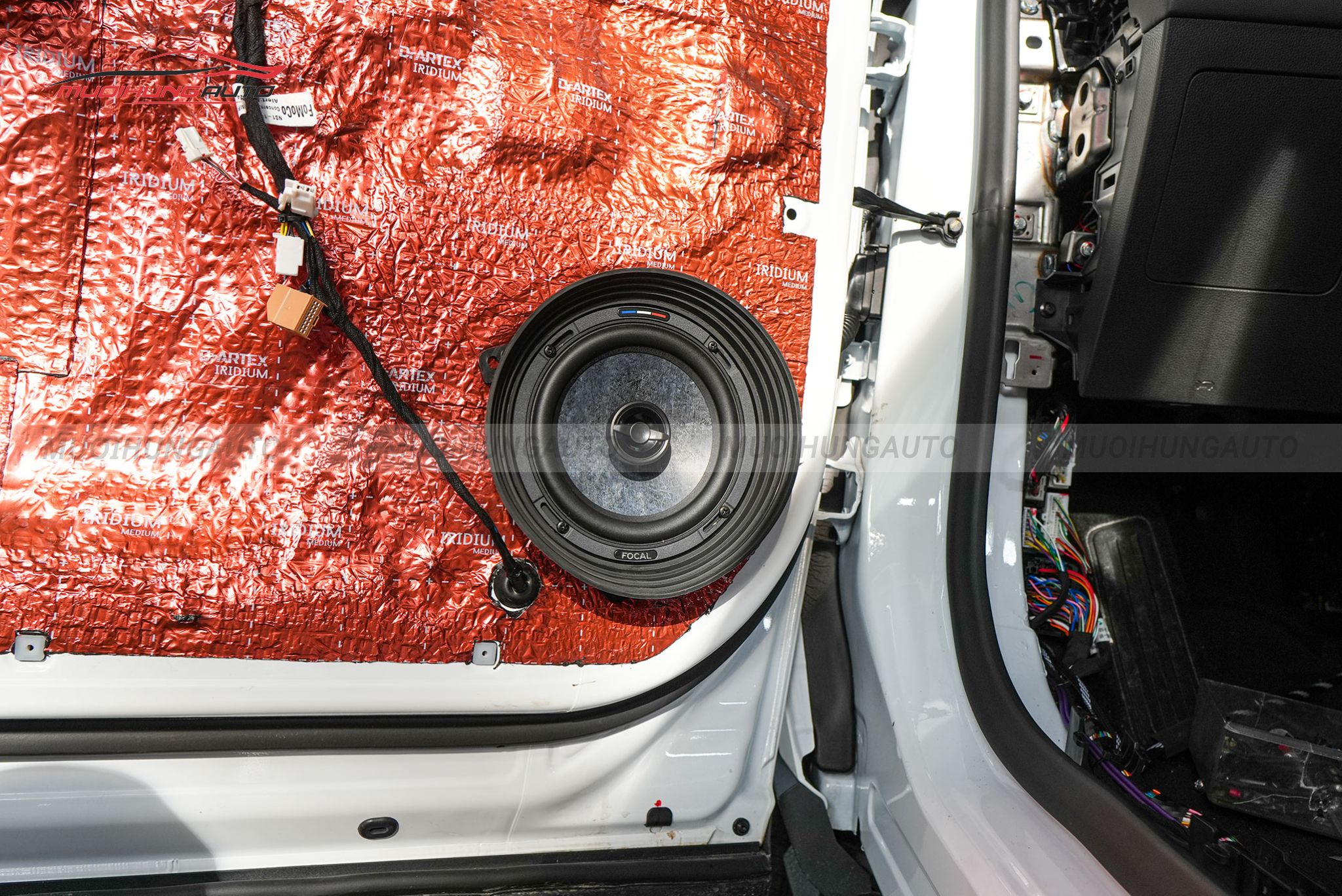 Độ loa cánh cho ô tô Ford Territory