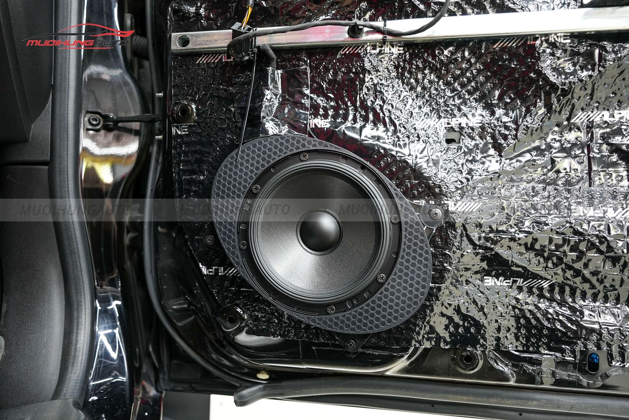 Độ loa cánh cửa Colorado 2019