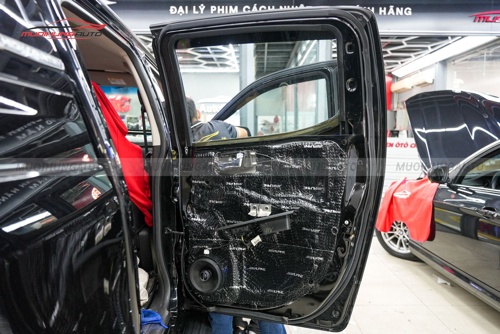 Độ loa cánh cửa ô tô Chevrolet Colorado 2019