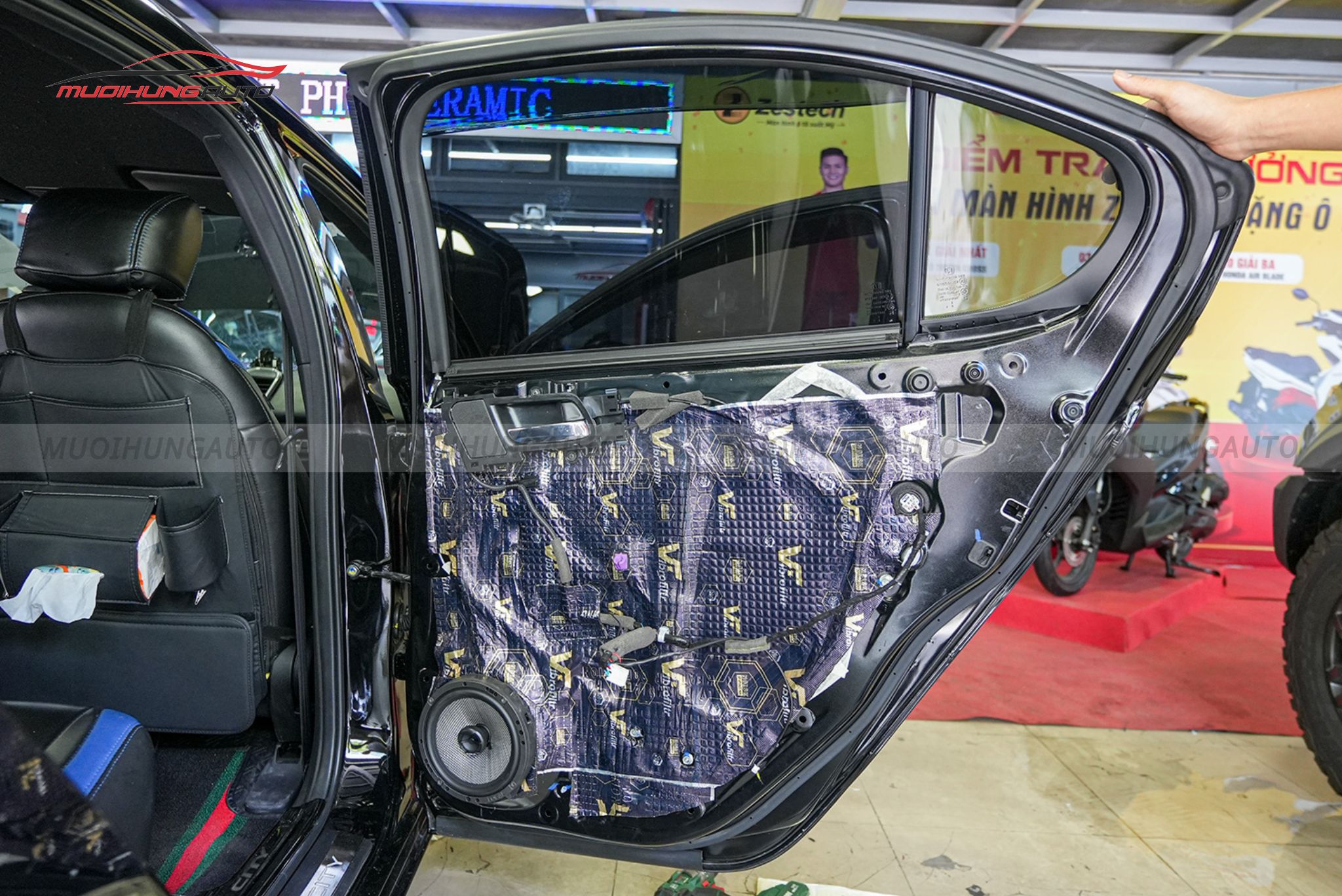 Độ loa cánh cửa ô tô Honda City 2022