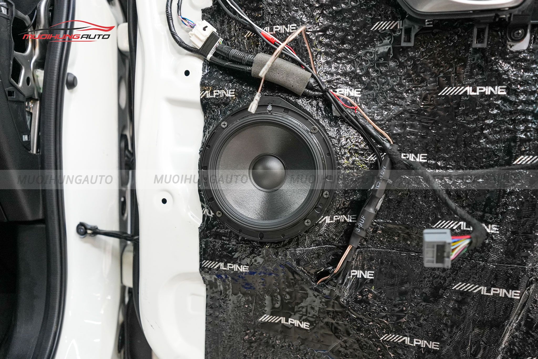 Độ loa cánh cửa ô tô Honda CRV 2019