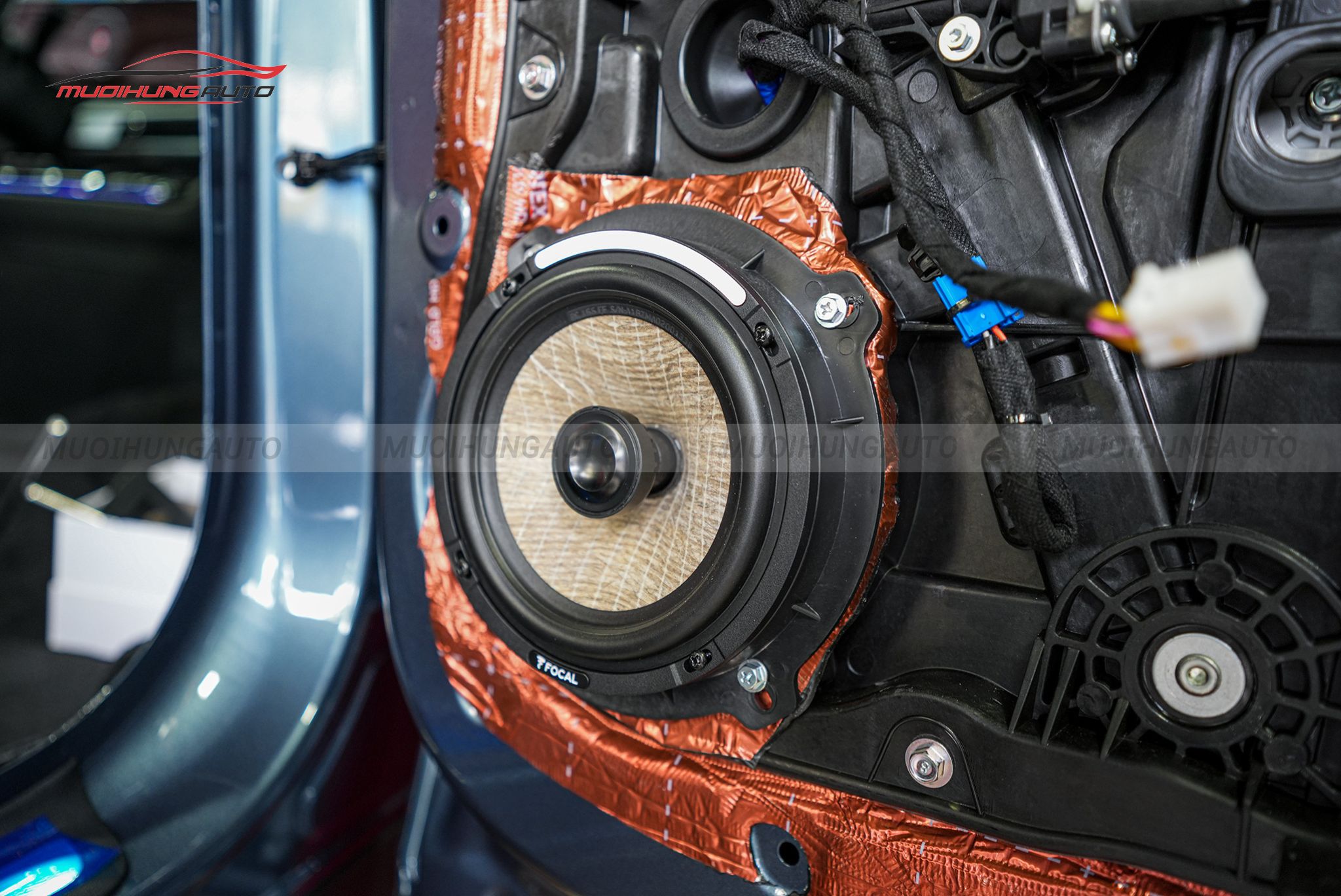 Độ loa cánh cửa ô tô Kia Sportage