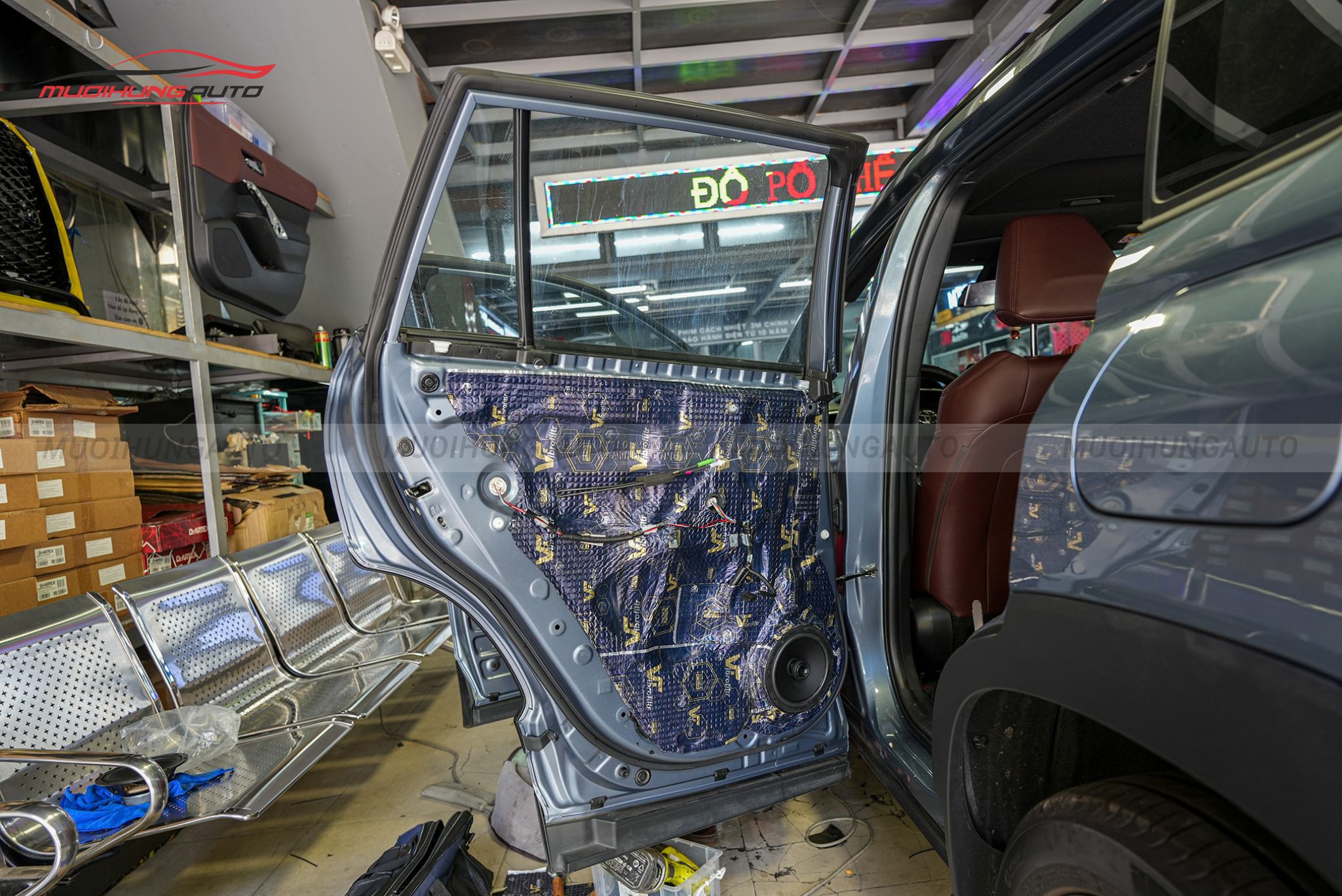 Độ loa cánh cửa ô tô Toyota Corolla Cross 2022