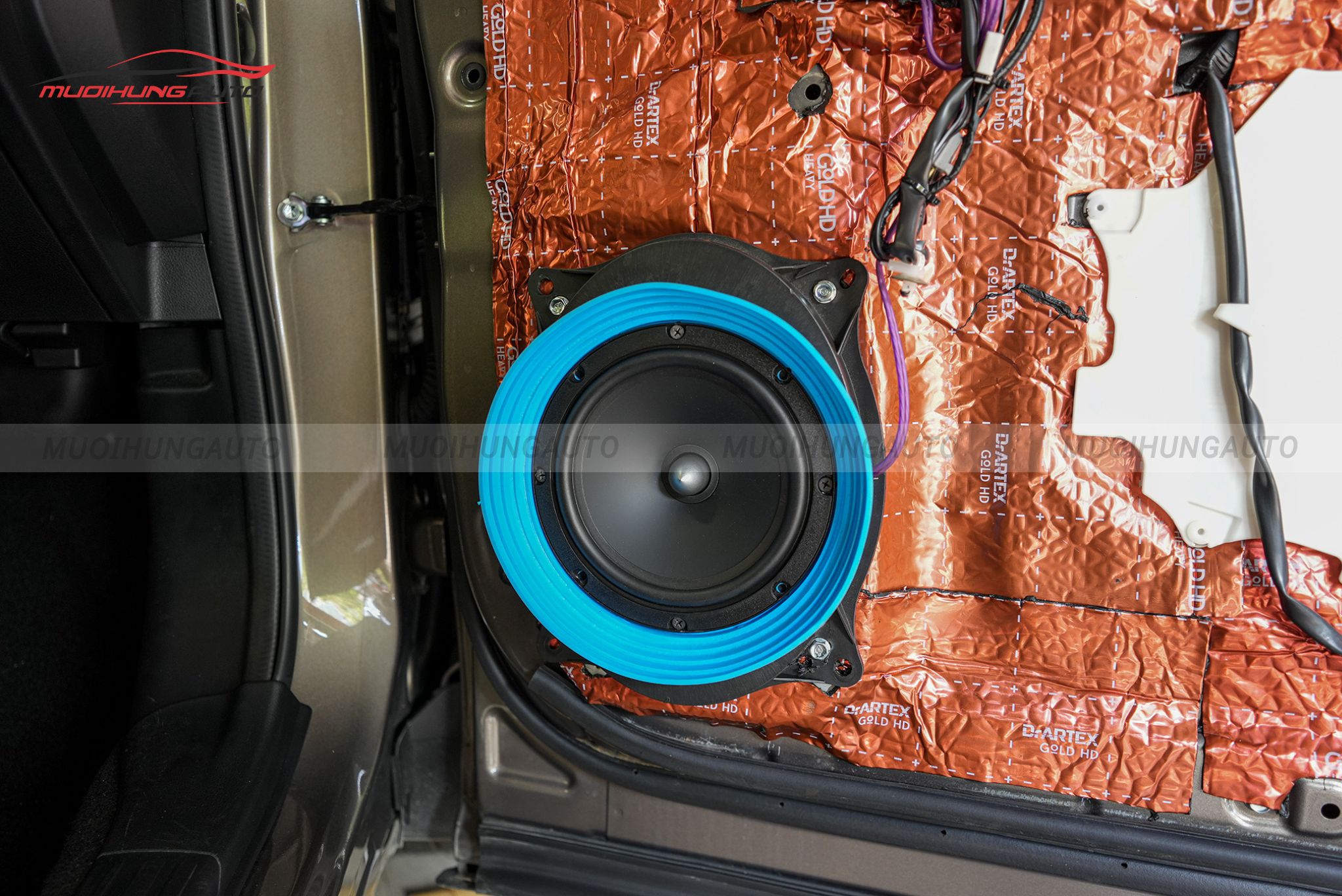 Độ loa cánh cửa Subaru Forester 2021