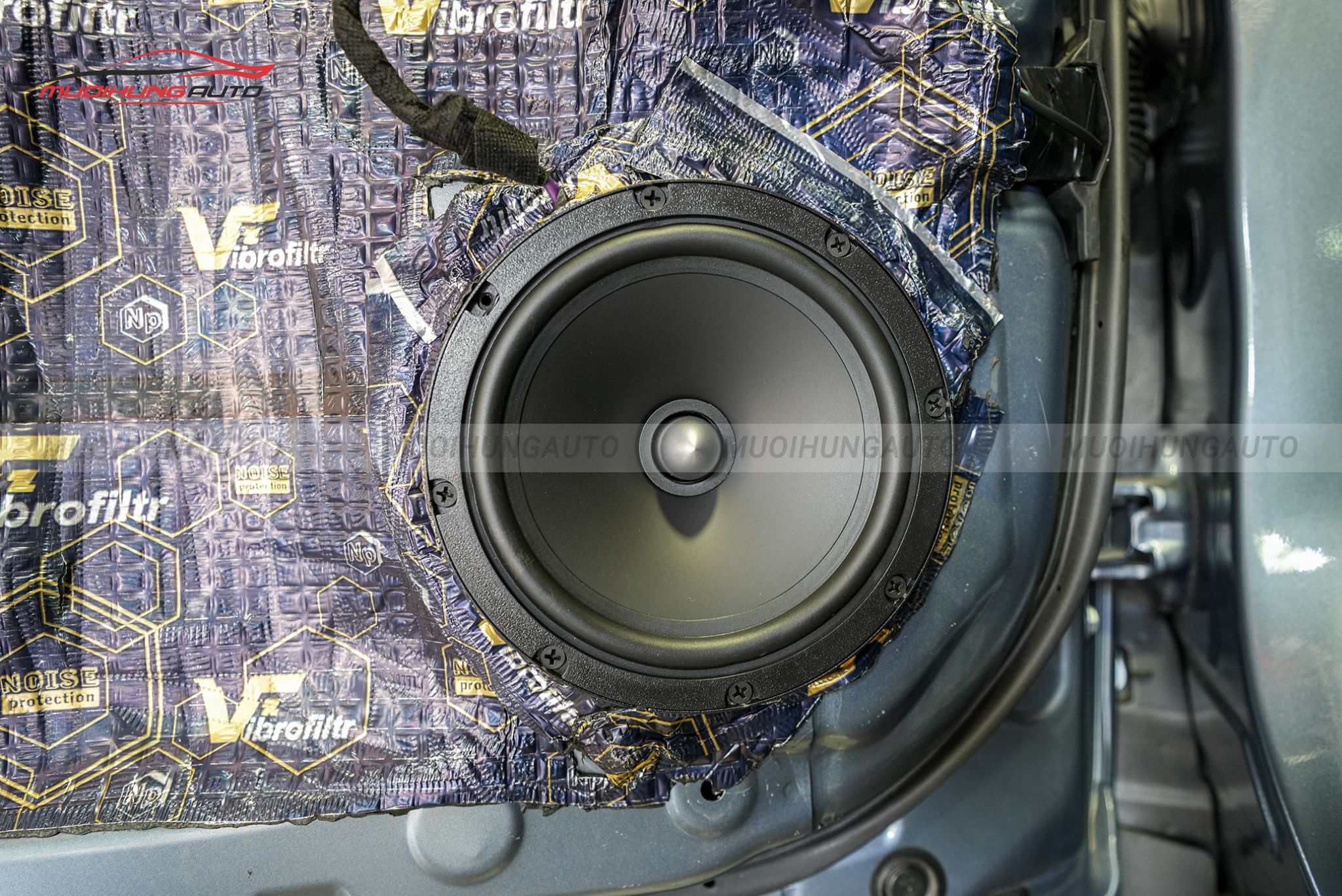 Độ loa cánh cửa Toyota Corolla Cross 2022