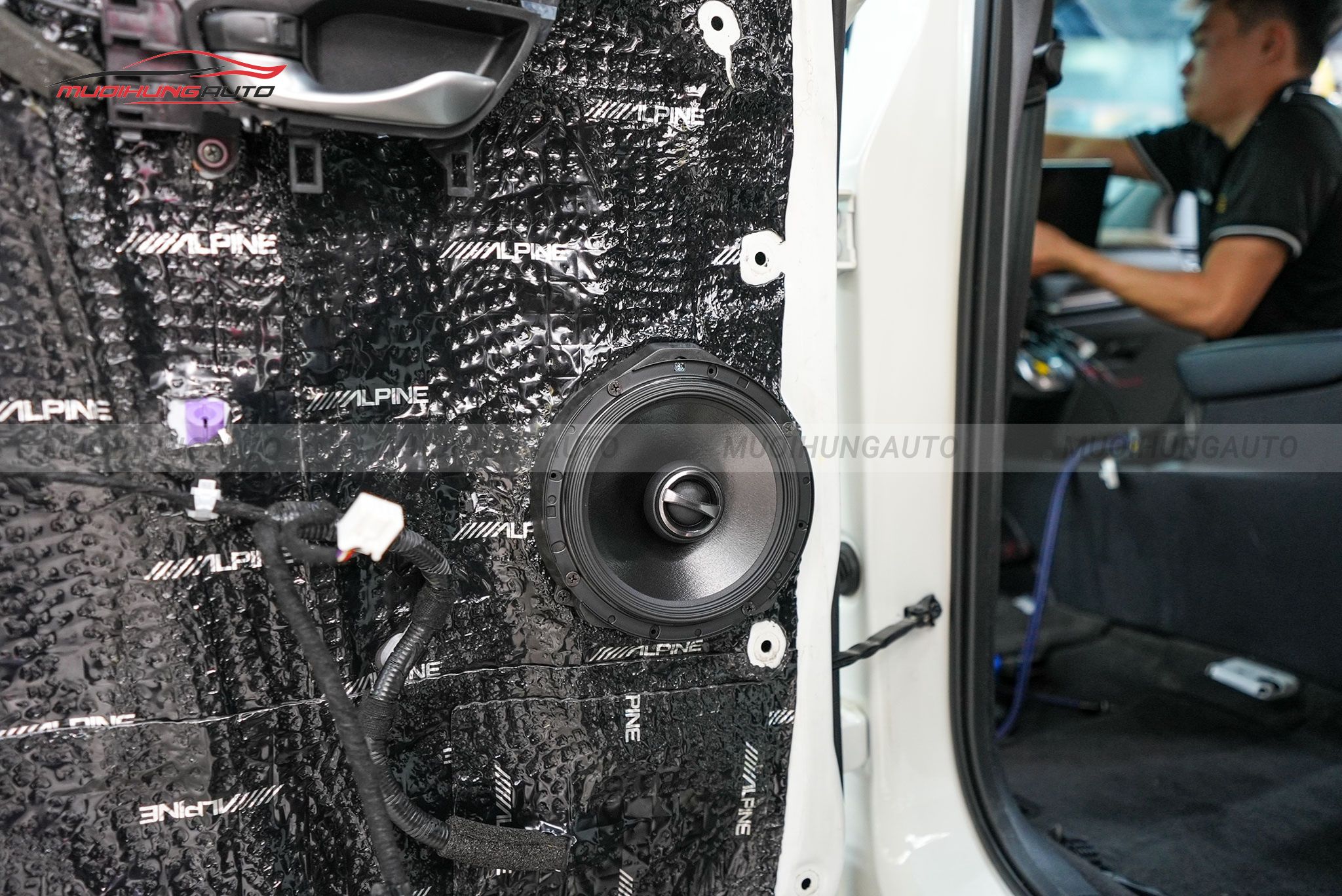 Độ loa cánh Honda CRV 2019