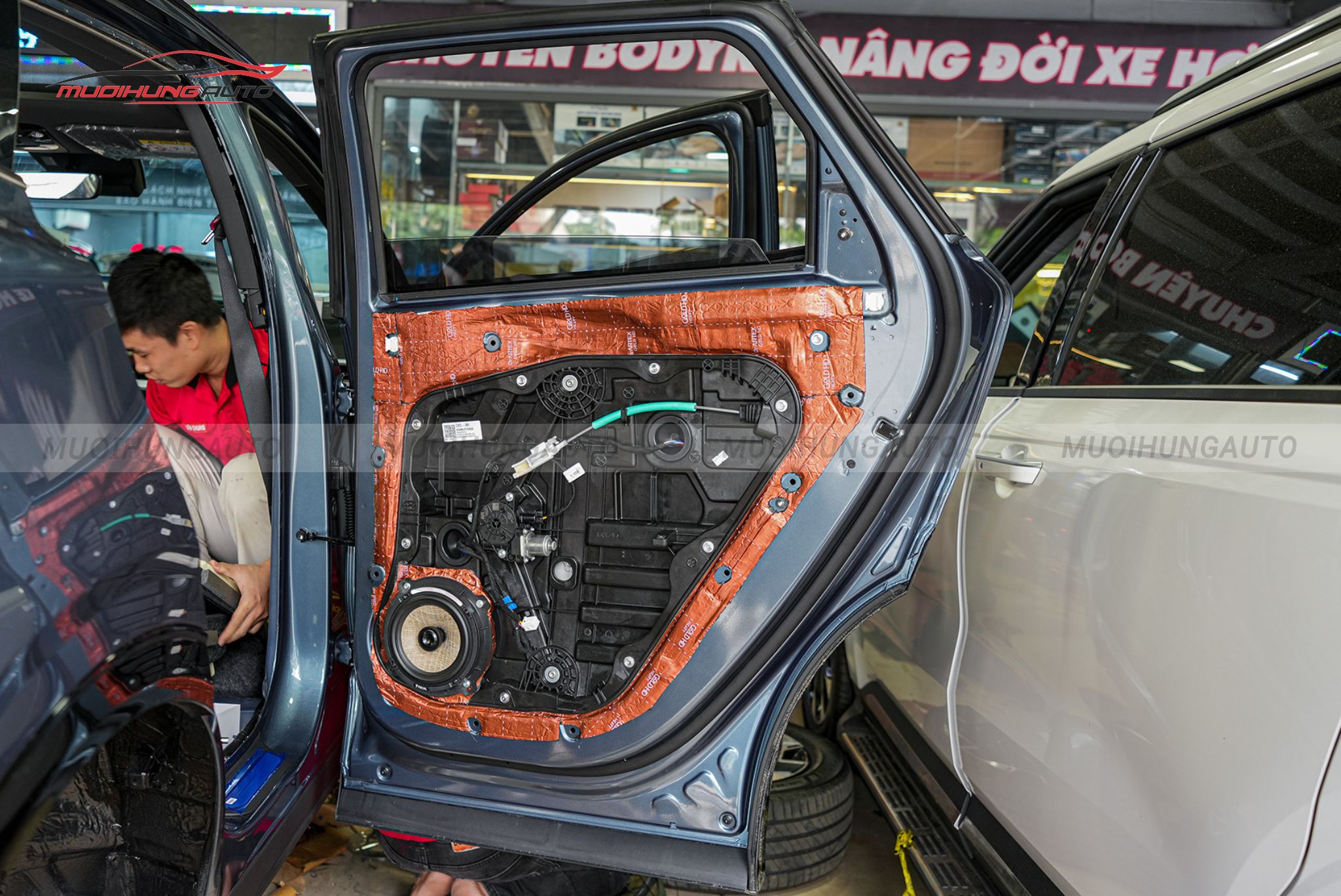 Độ loa cánh Kia Sportage