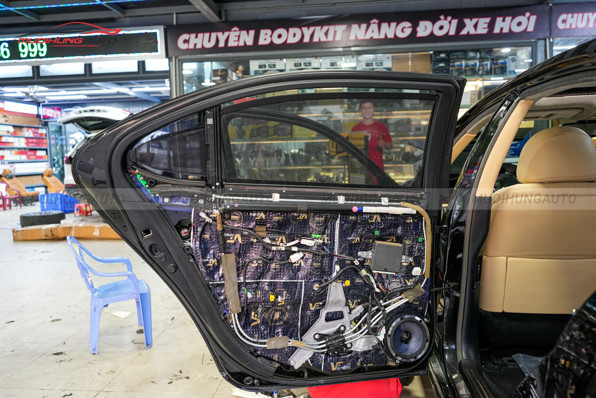 Độ loa cánh Lexus LS460