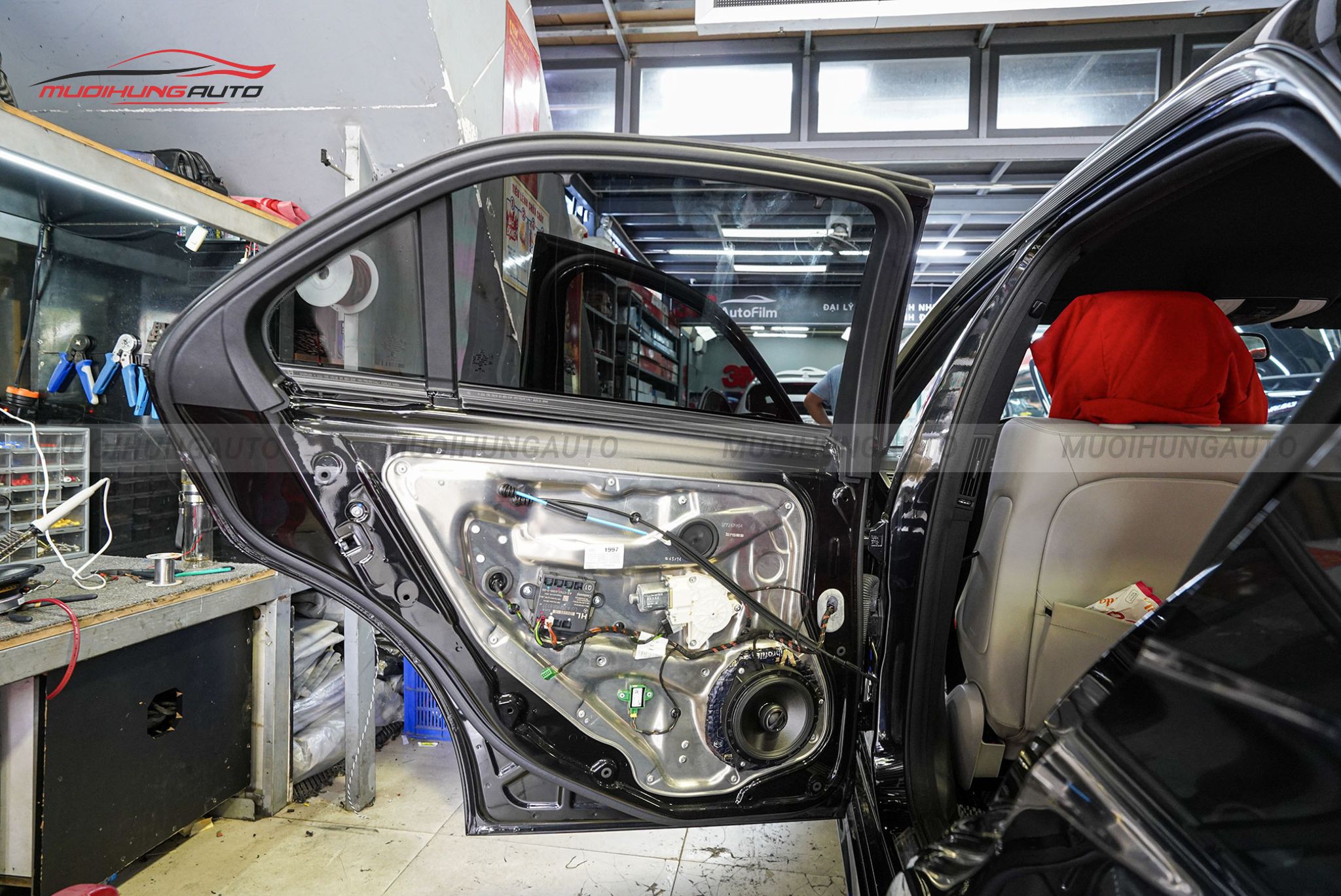 Độ loa cánh Mercedes E200 2015