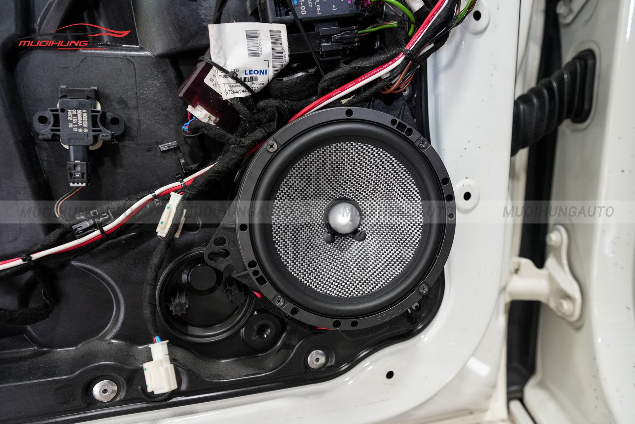 Độ loa cánh Mercedes