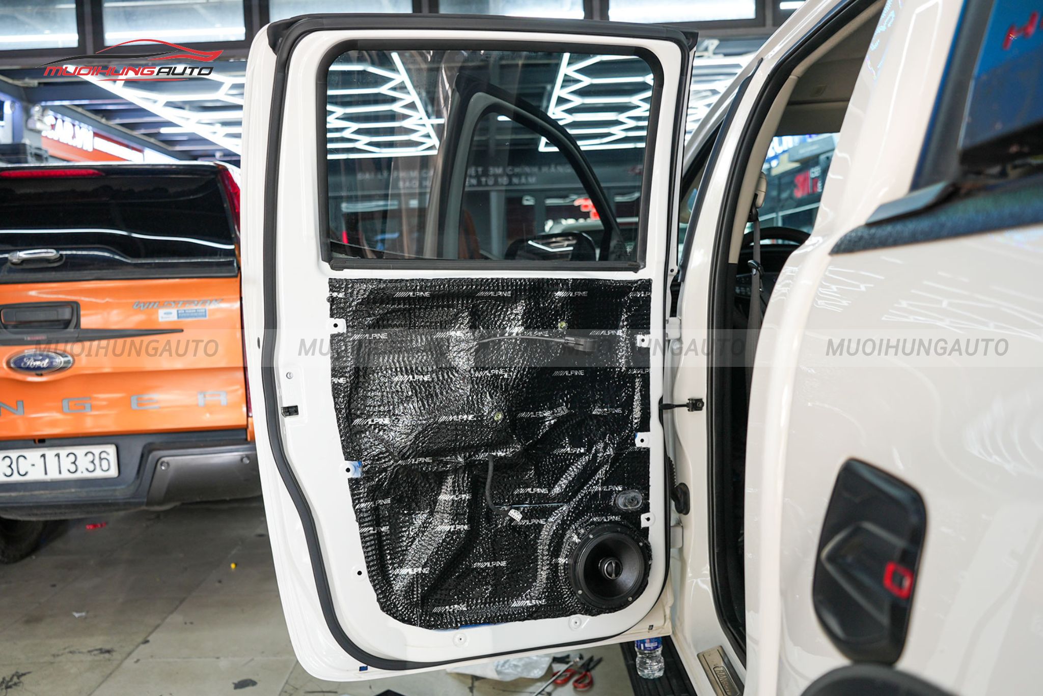 Độ loa cánh ô tô Ford Ranger 2019