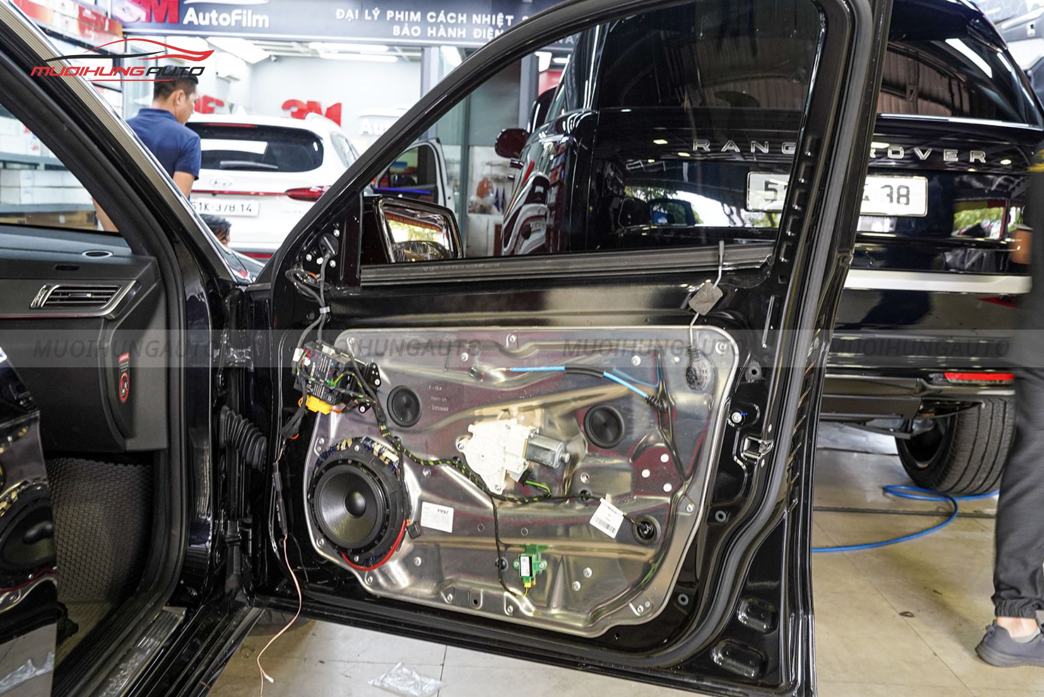 Độ loa cánh ô tô Mercedes E200 2015