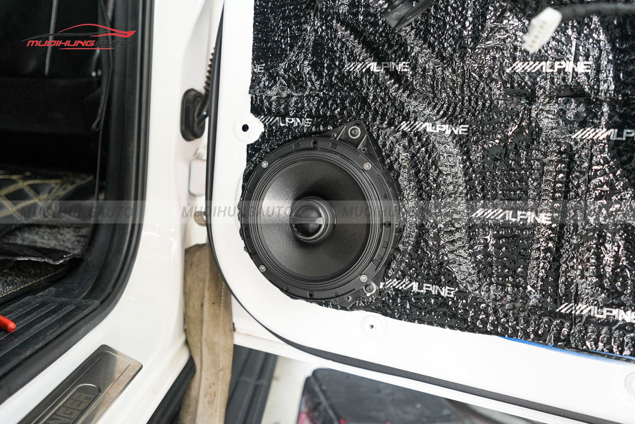 Độ loa cánh ô tô Ranger 2019