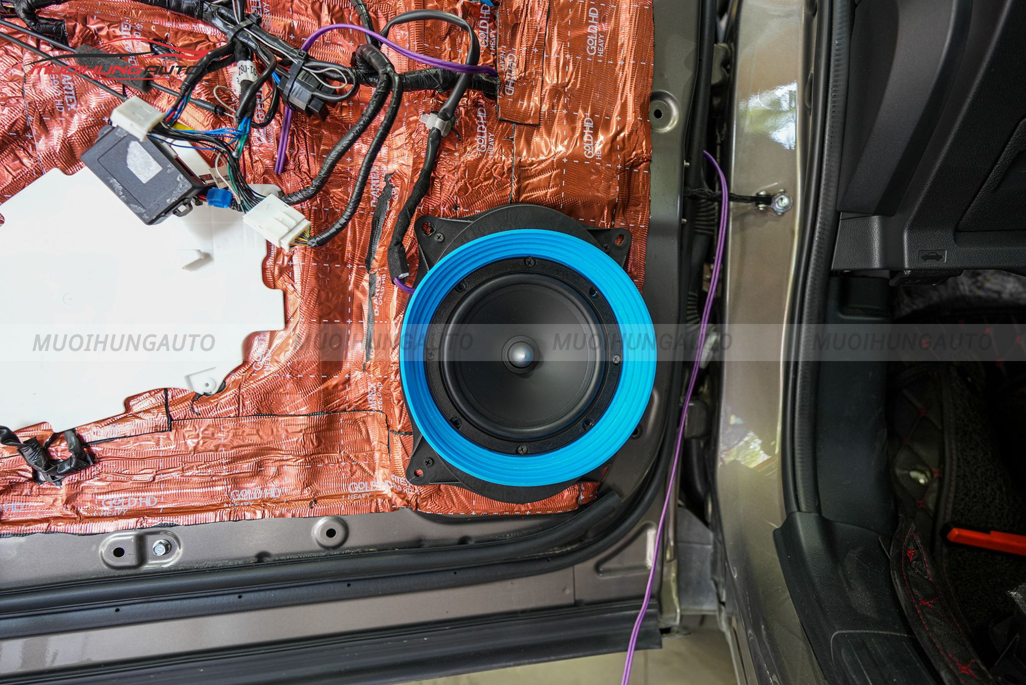 Độ loa cánh Subaru Forester 2021