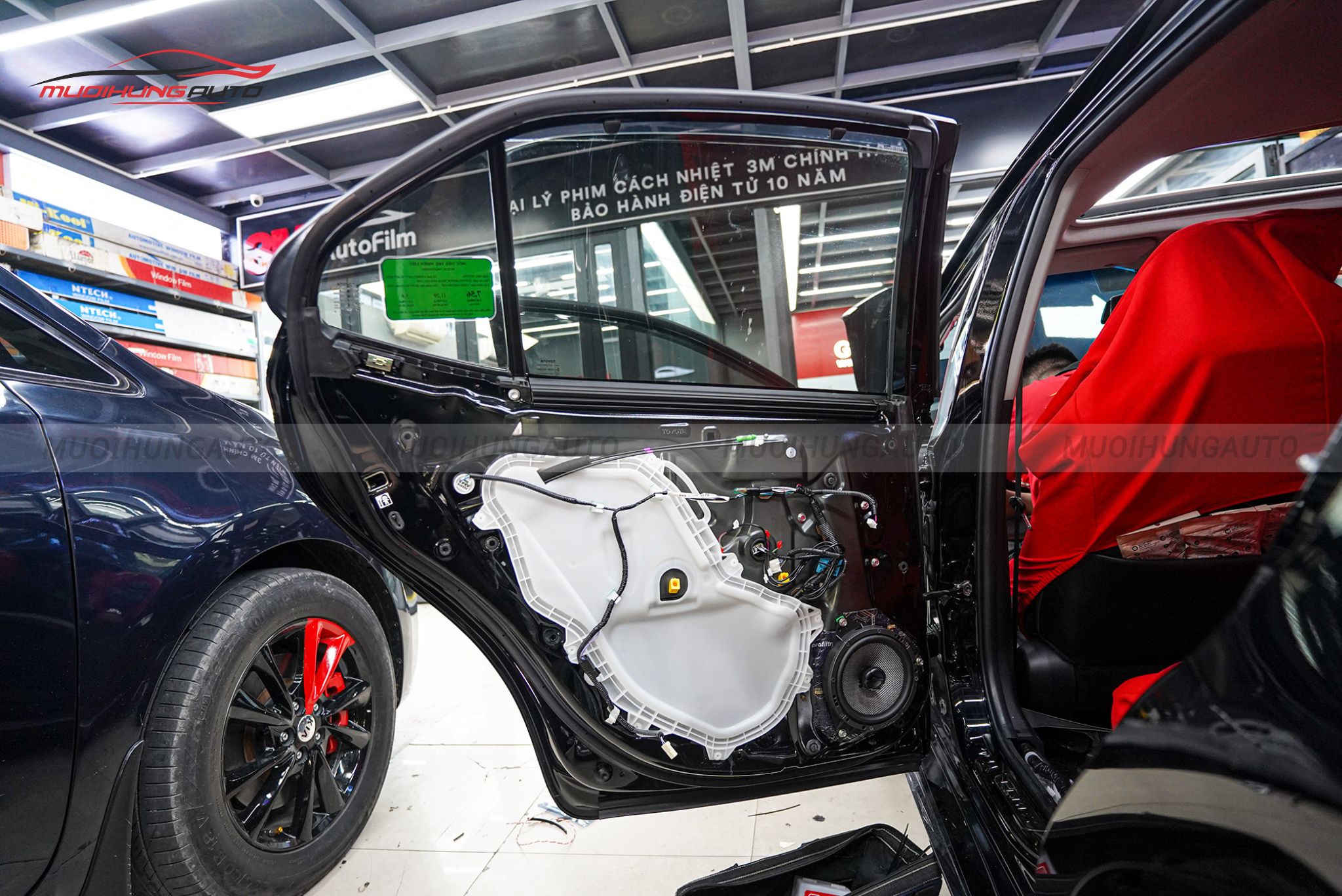 Độ loa cánh Toyota Camry 2019