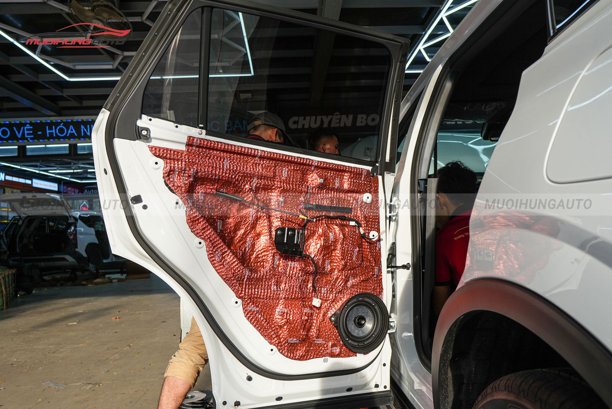 Độ loa cánh xe Ford Territory