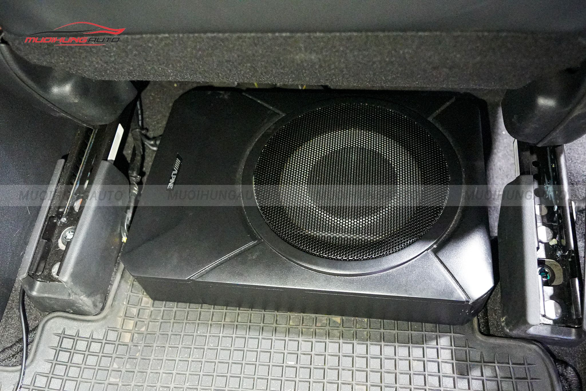 Độ loa sub Honda CRV