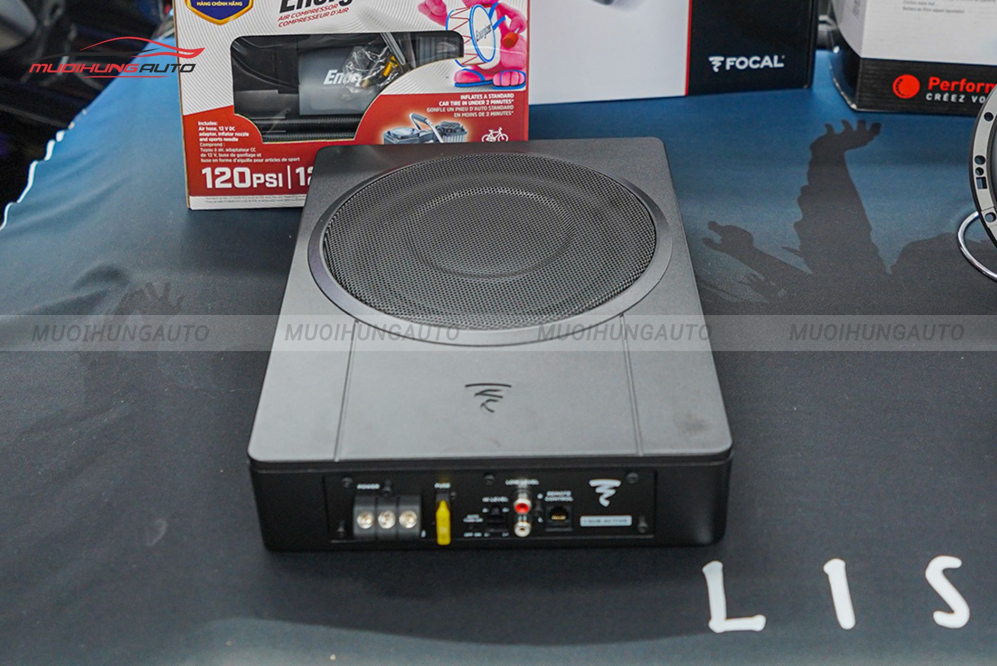 Độ loa sub Toyota Camry 2019