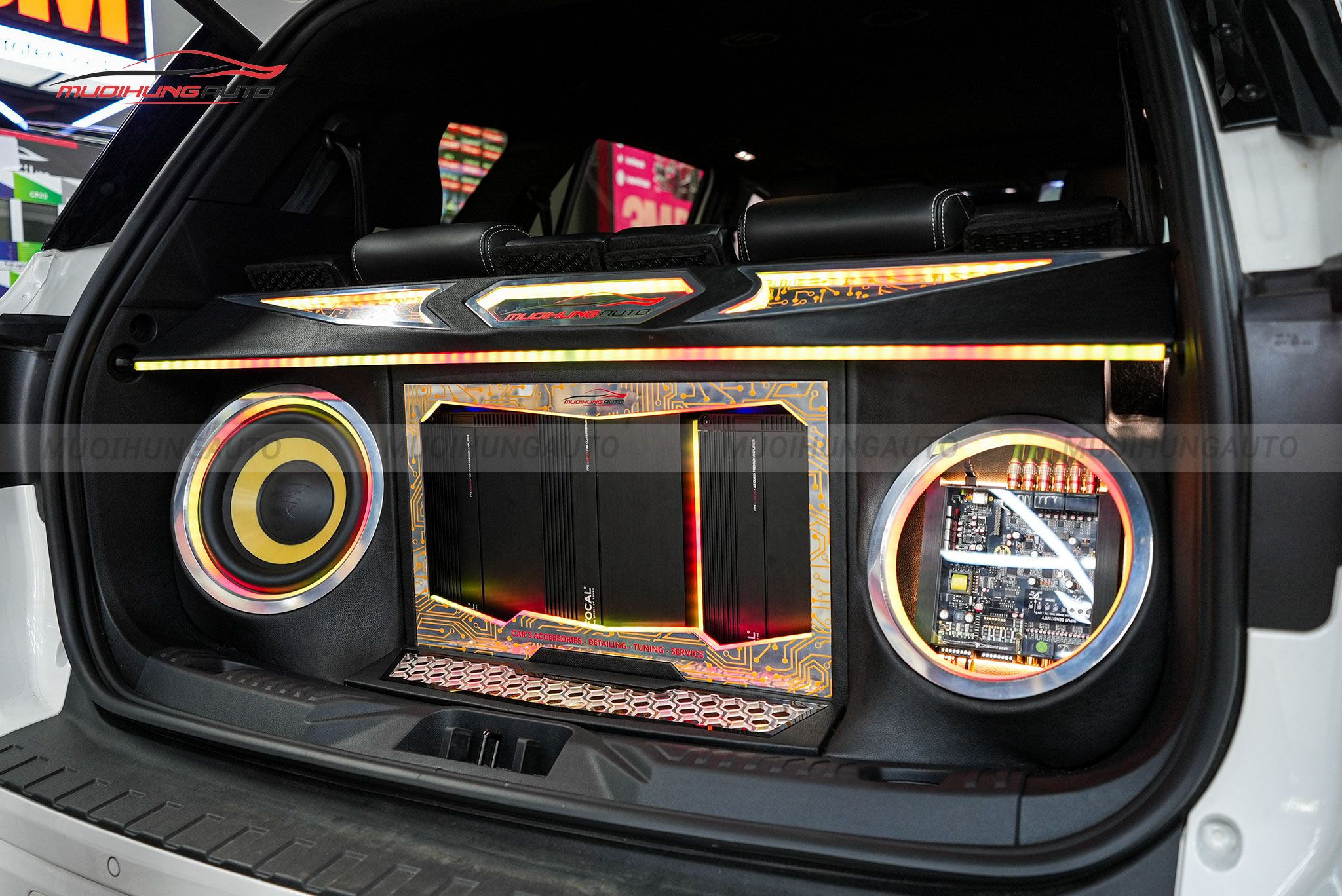 Độ loa sub xe Ford Everest 2024