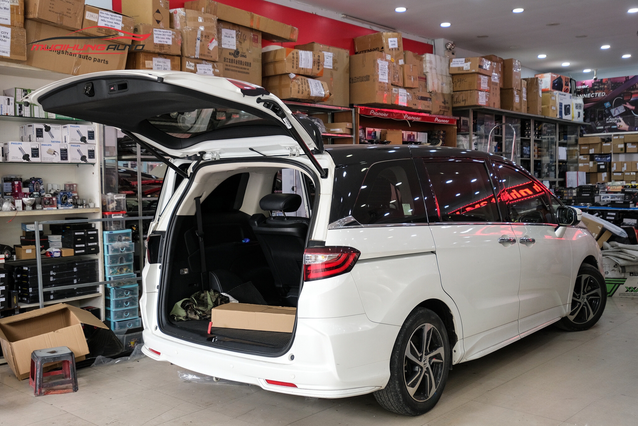 Độ ty cốp điện ô tô Honda Odyssey