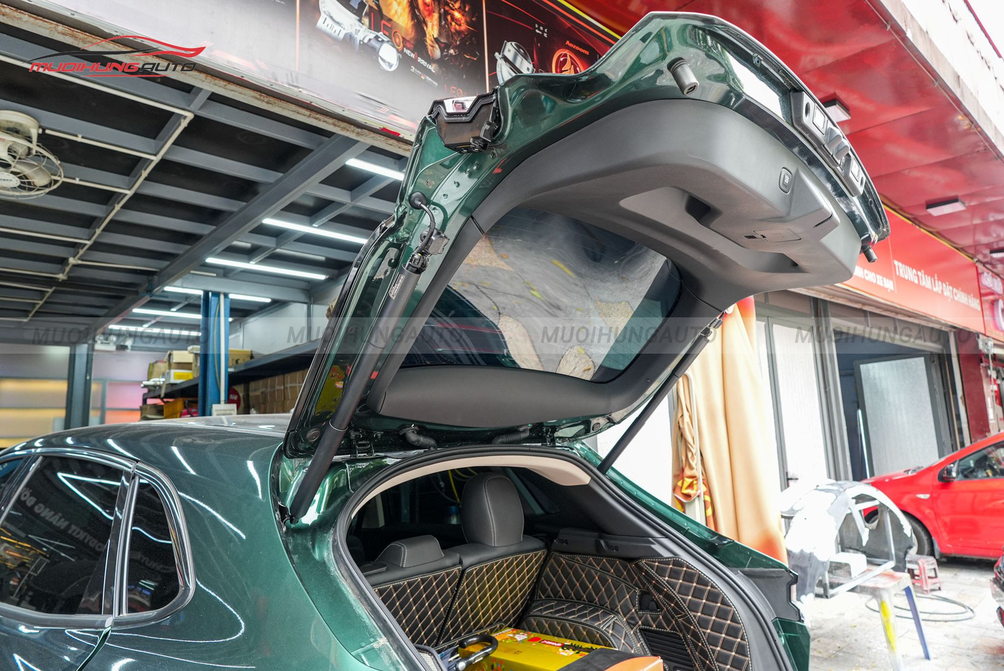 Độ ty cốp điện ô tô Vinfast VF8 2024