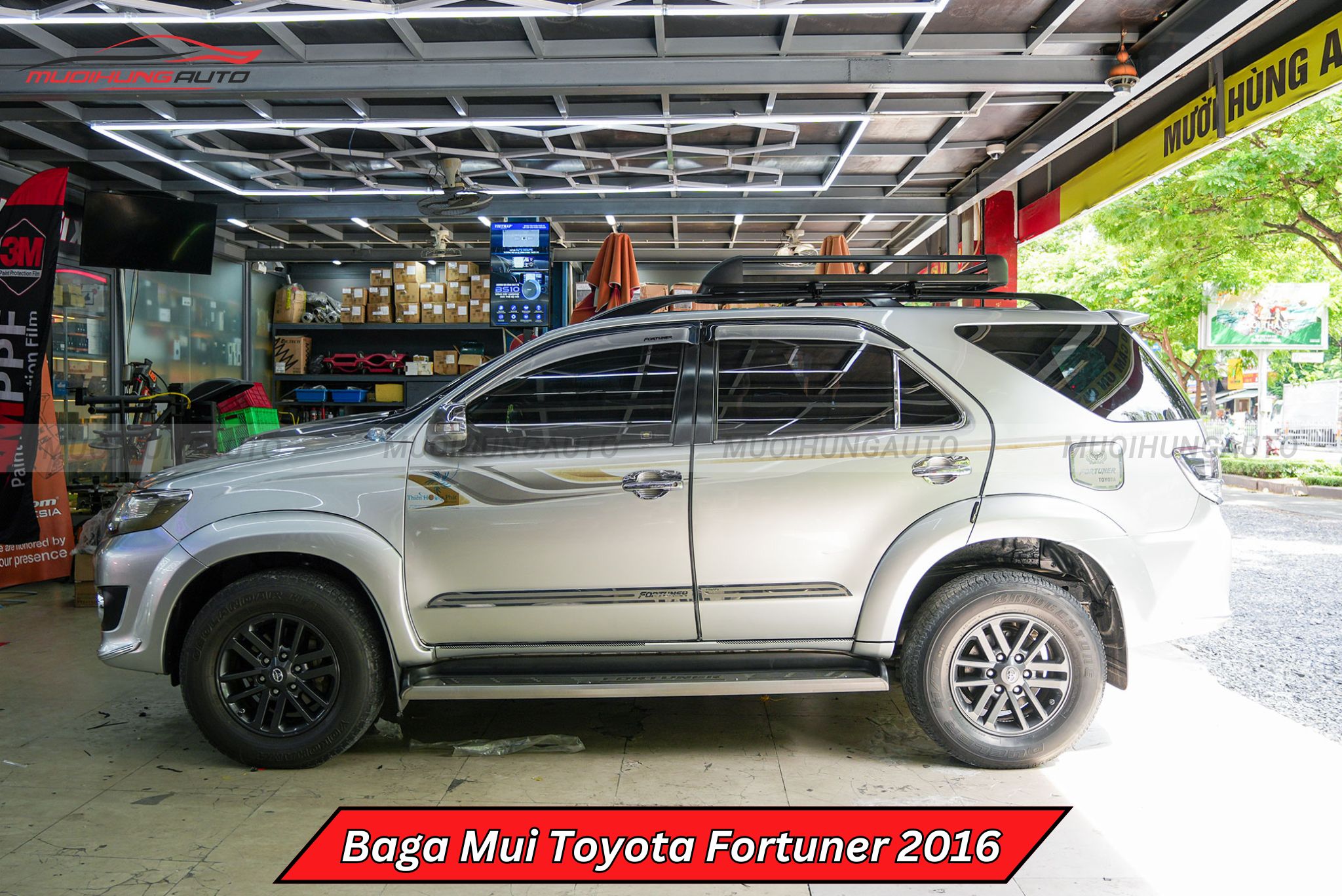 Giá nóc chở đồ Toyota Fortuner 2016