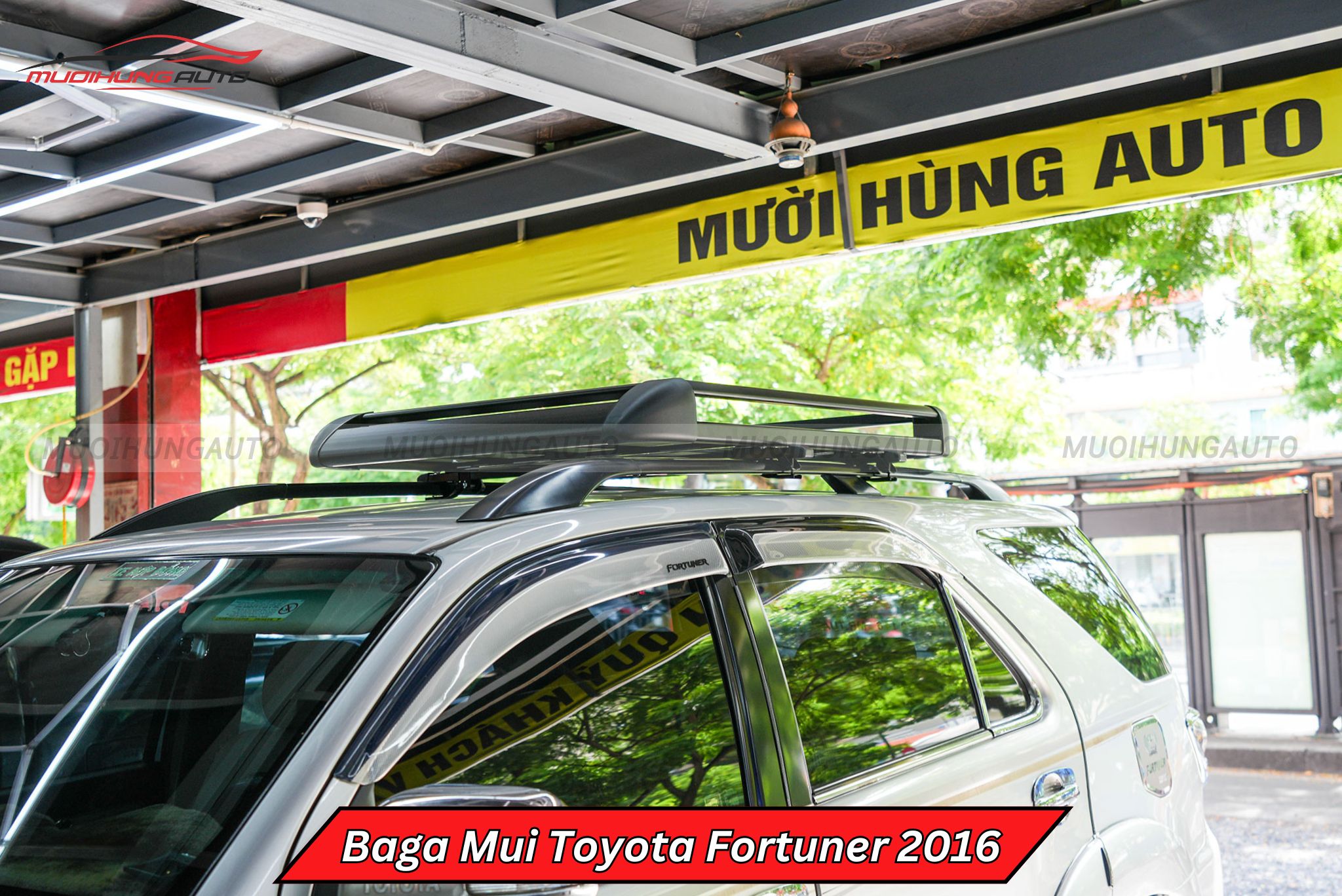Giá nóc chở hàng Toyota Fortuner 2016