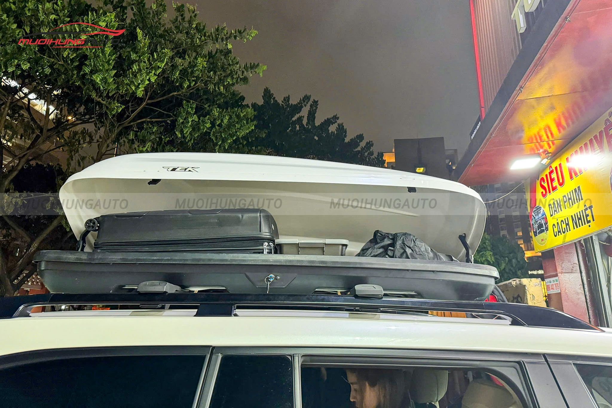 Giá nóc phi thuyền Toyota Land Cruiser 2024