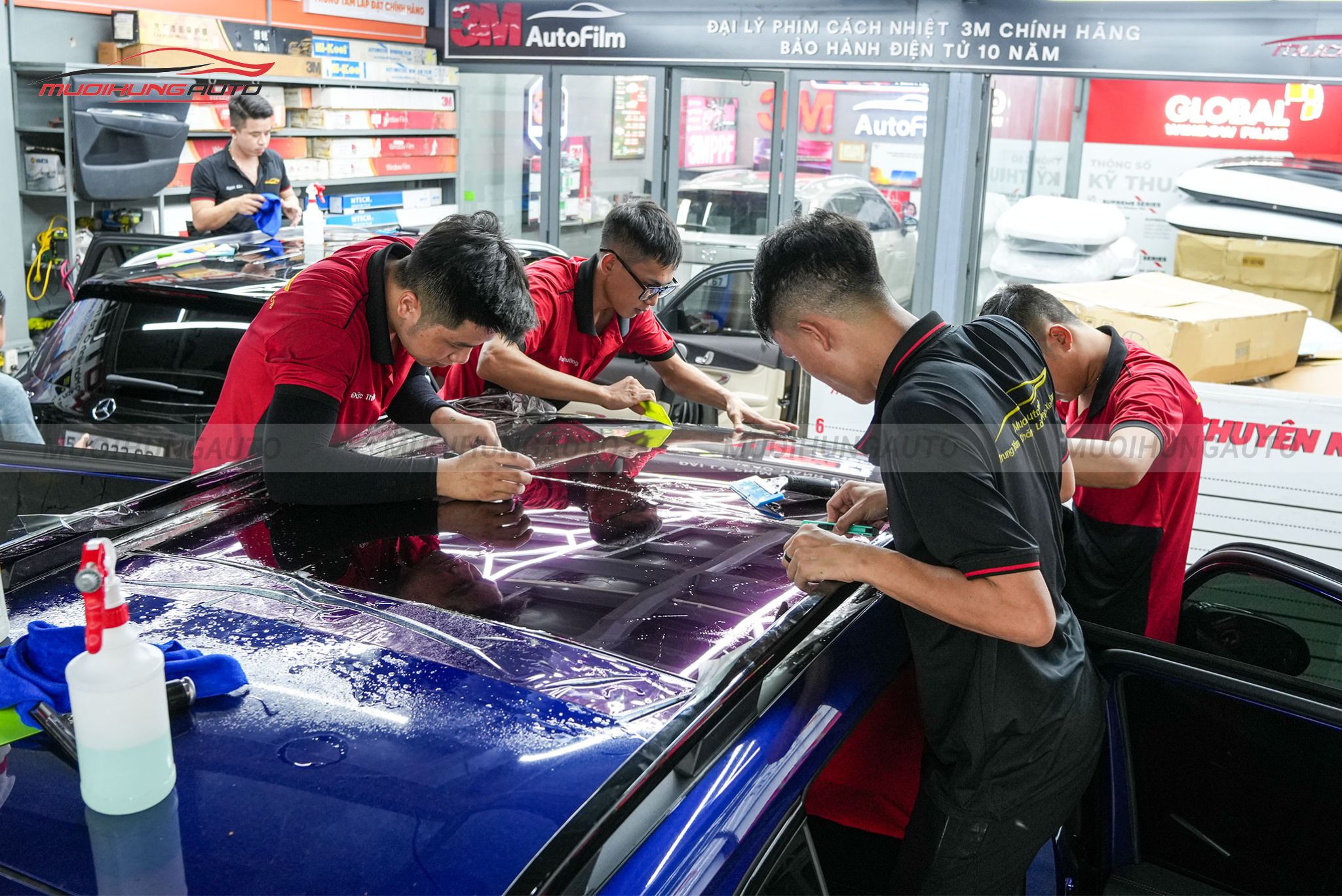 Dán phim PPF TPU SUNROOF cách nhiệt cửa sổ trời cho ô tô Mercedes GLB35 2022