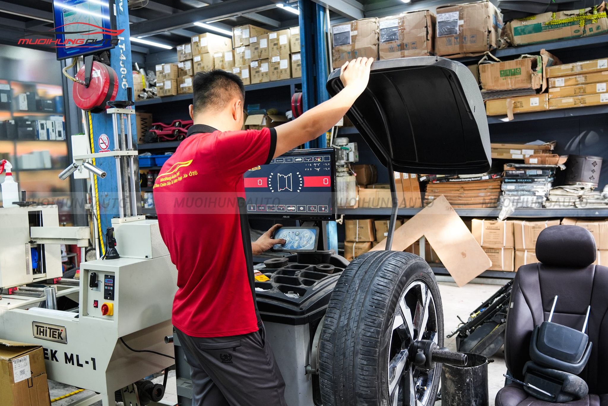 Kỹ thuật đang cân mâm bấm chì