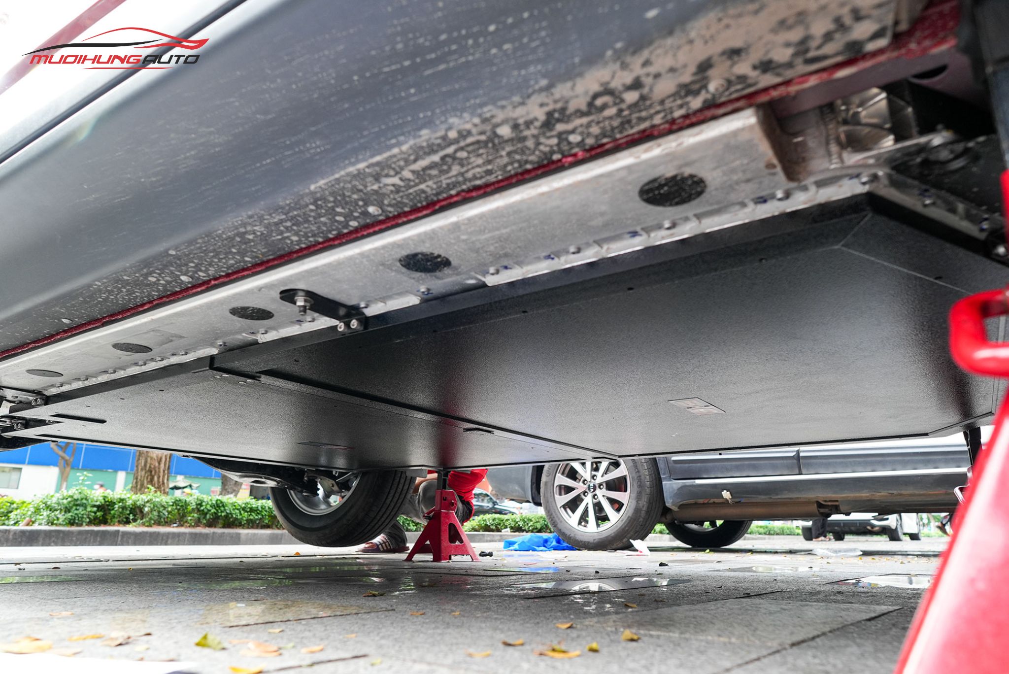 lắp giáp bảo vệ pin cho Vinfast VF6