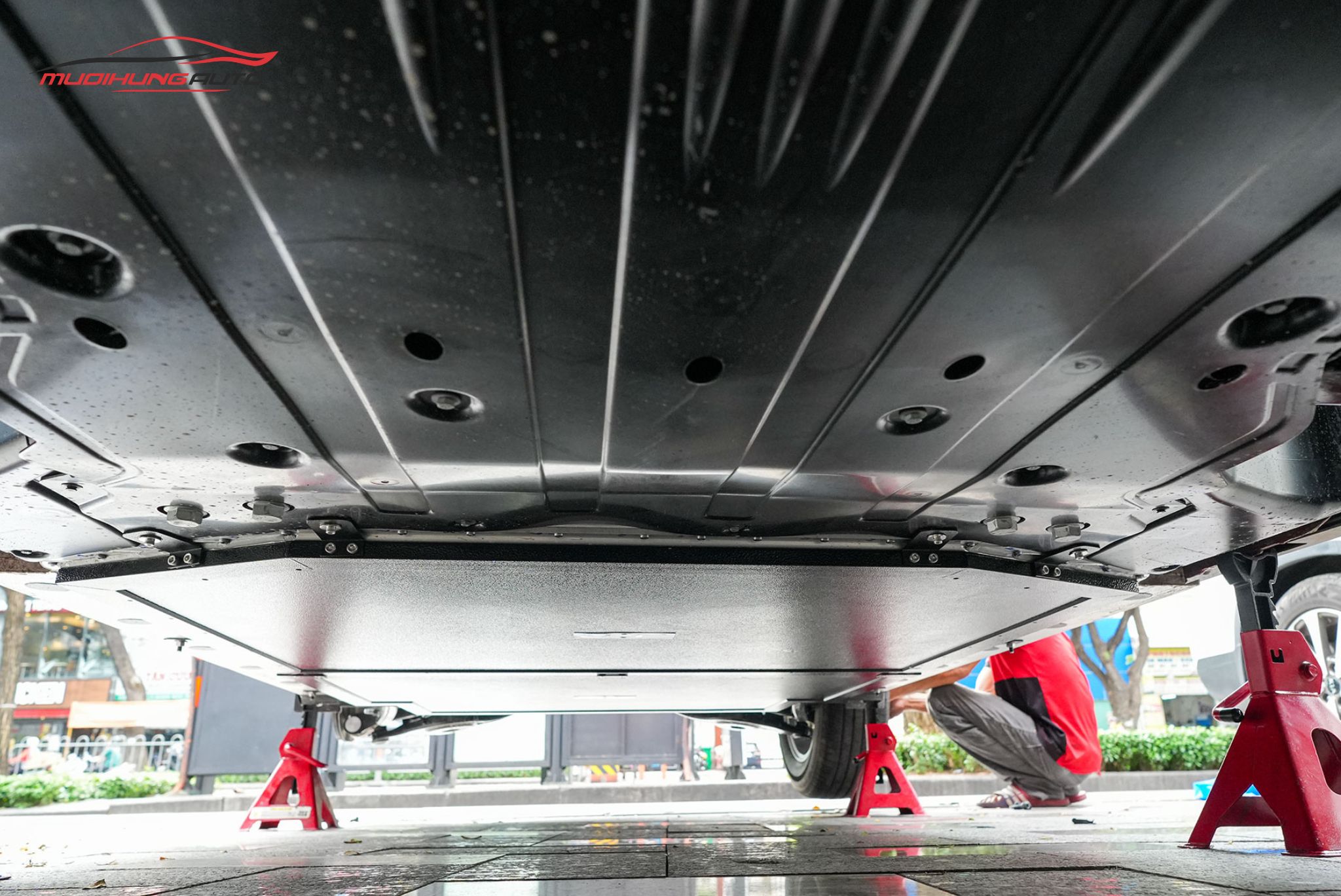 lắp giáp bảo vệ pin Vinfast VF6