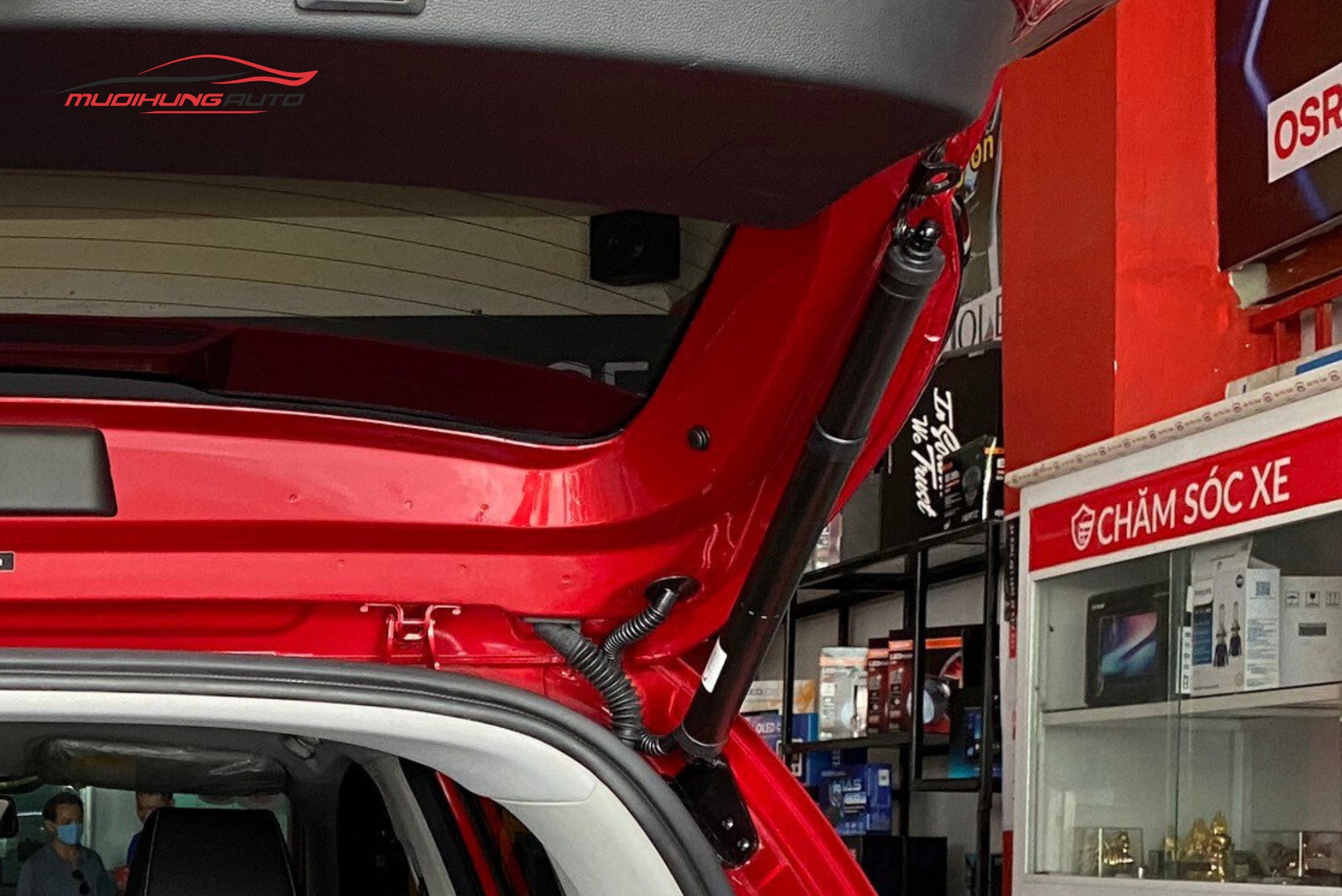 Lắp ty cốp điện ô tô MG ZS