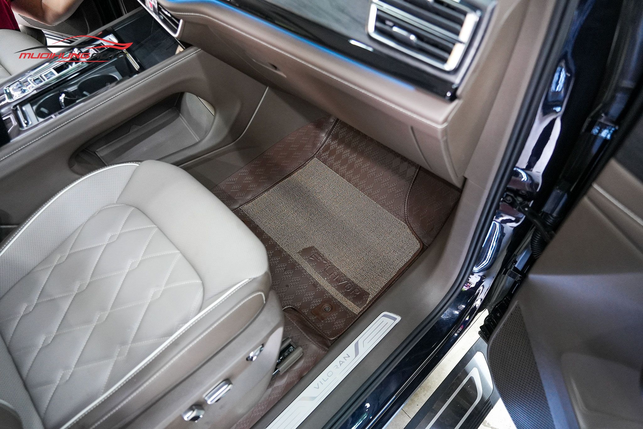 Lót sàn Lavor bên ghế phụ cho xe Volkswagen Viloran