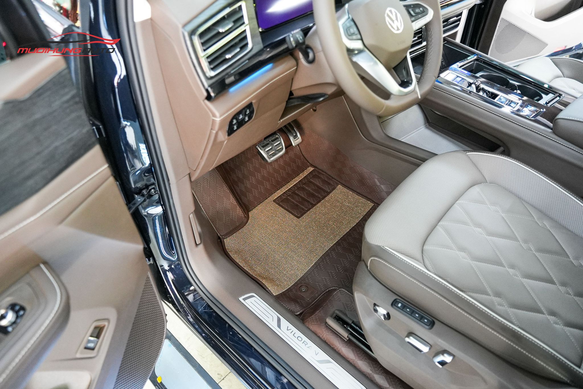 Lót sàn Lavor bên ghế tài cho xe Volkswagen Viloran