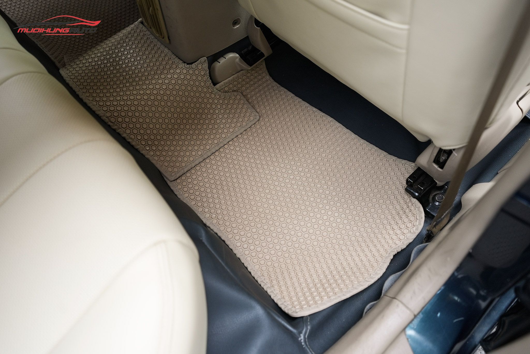 Thảm lót chân Kata ô tô Ford Laser 2003