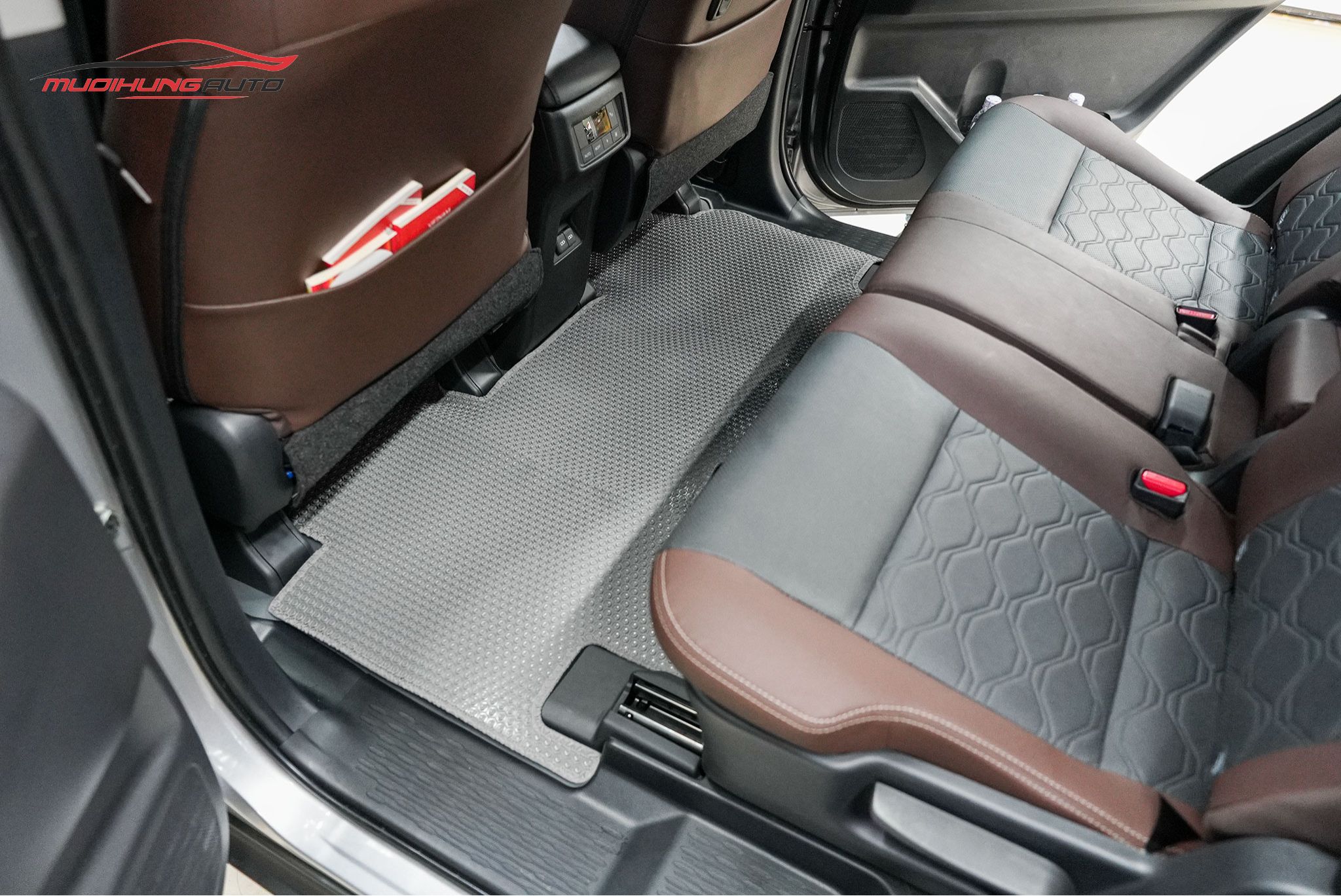 Thảm lót chân Kata ô tô Toyota Innova 2023
