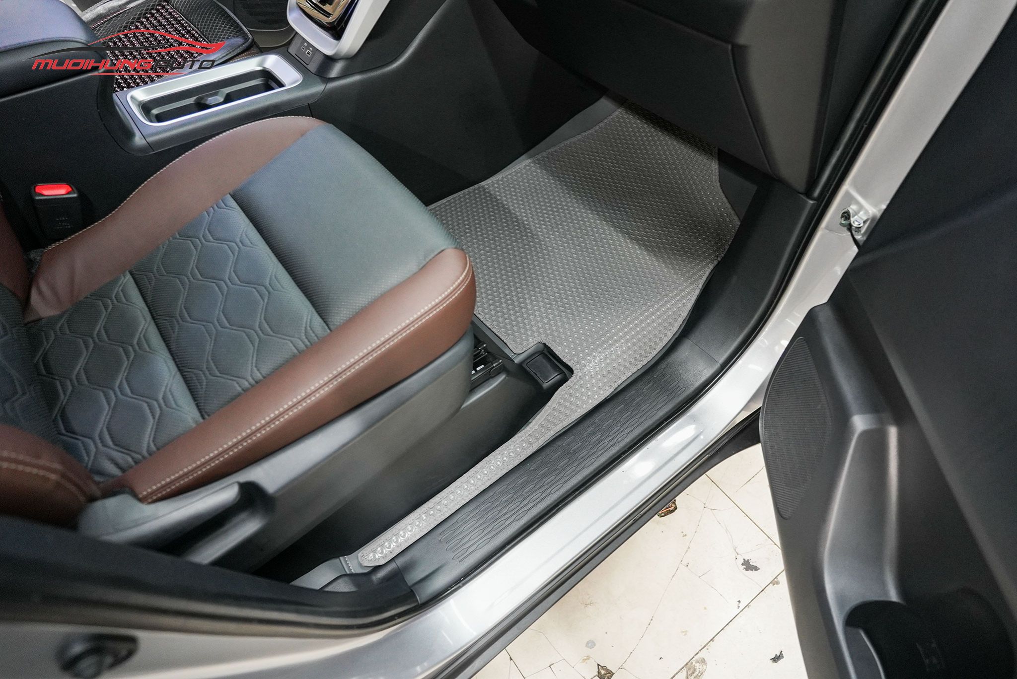 Thảm lót sàn Kata cho Toyota Innova 2023