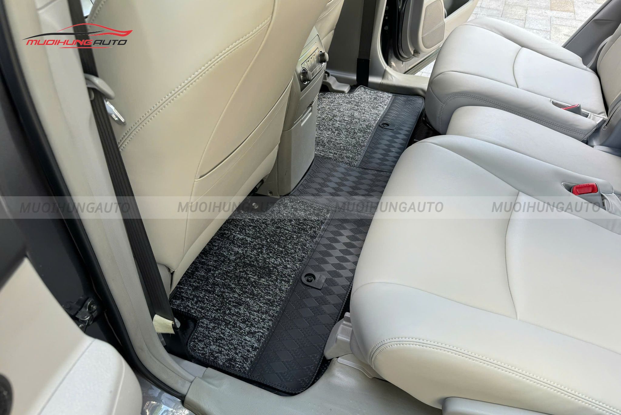 Thảm lót sàn Lavor cho Toyota Highlander